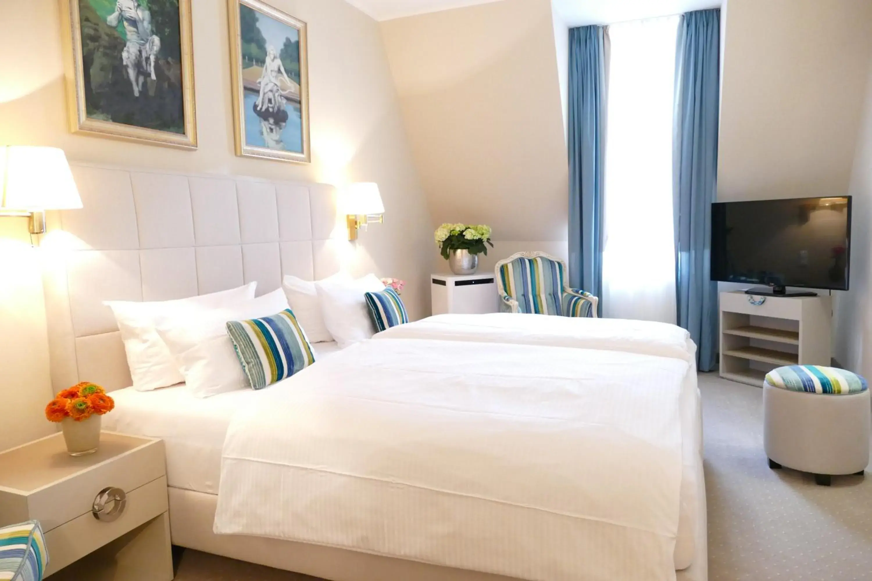 Bedroom, Bed in Hotel an der Oper Bedroom, Bed in Hotel an der Oper