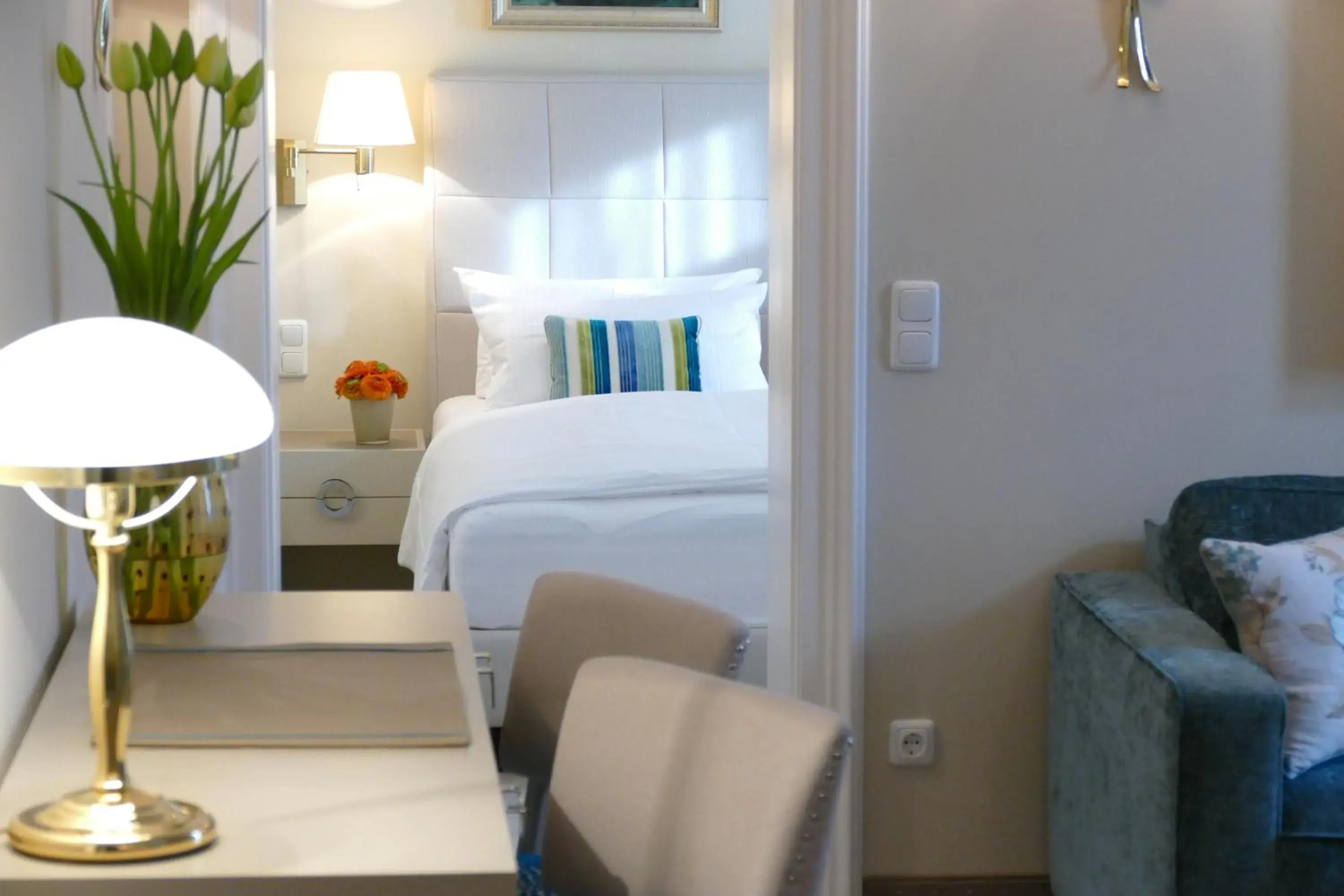 Photo of the whole room, Bed in Hotel an der Oper Photo of the whole room, Bed in Hotel an der Oper