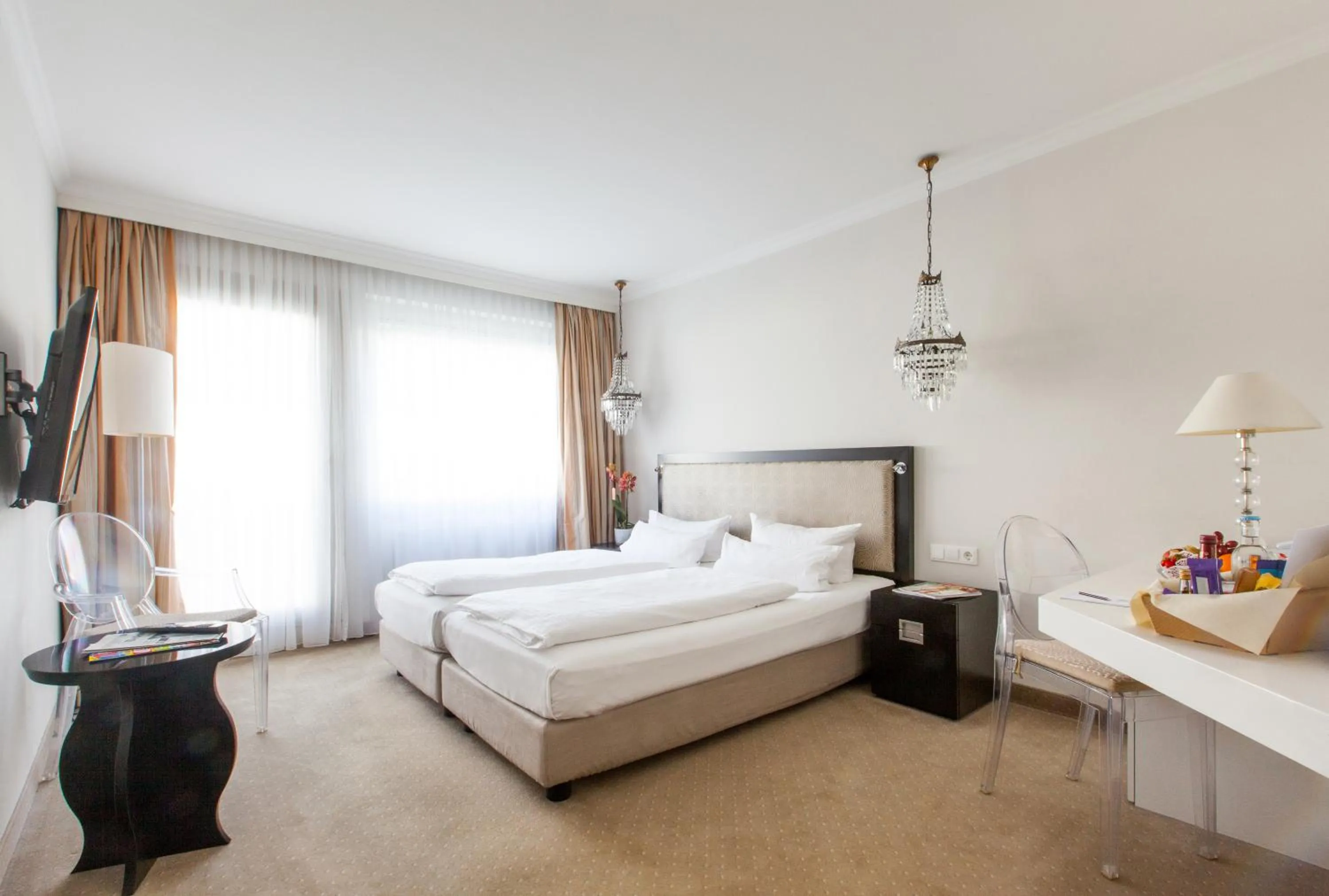 Photo of the whole room, Bed in Hotel an der Oper