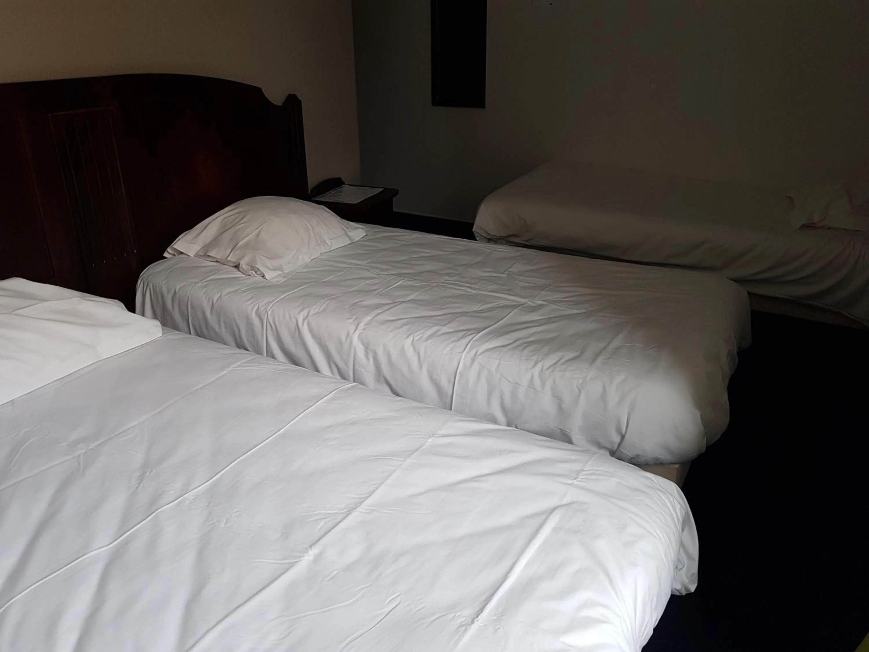 Bedroom, Bed in Hôtel de France