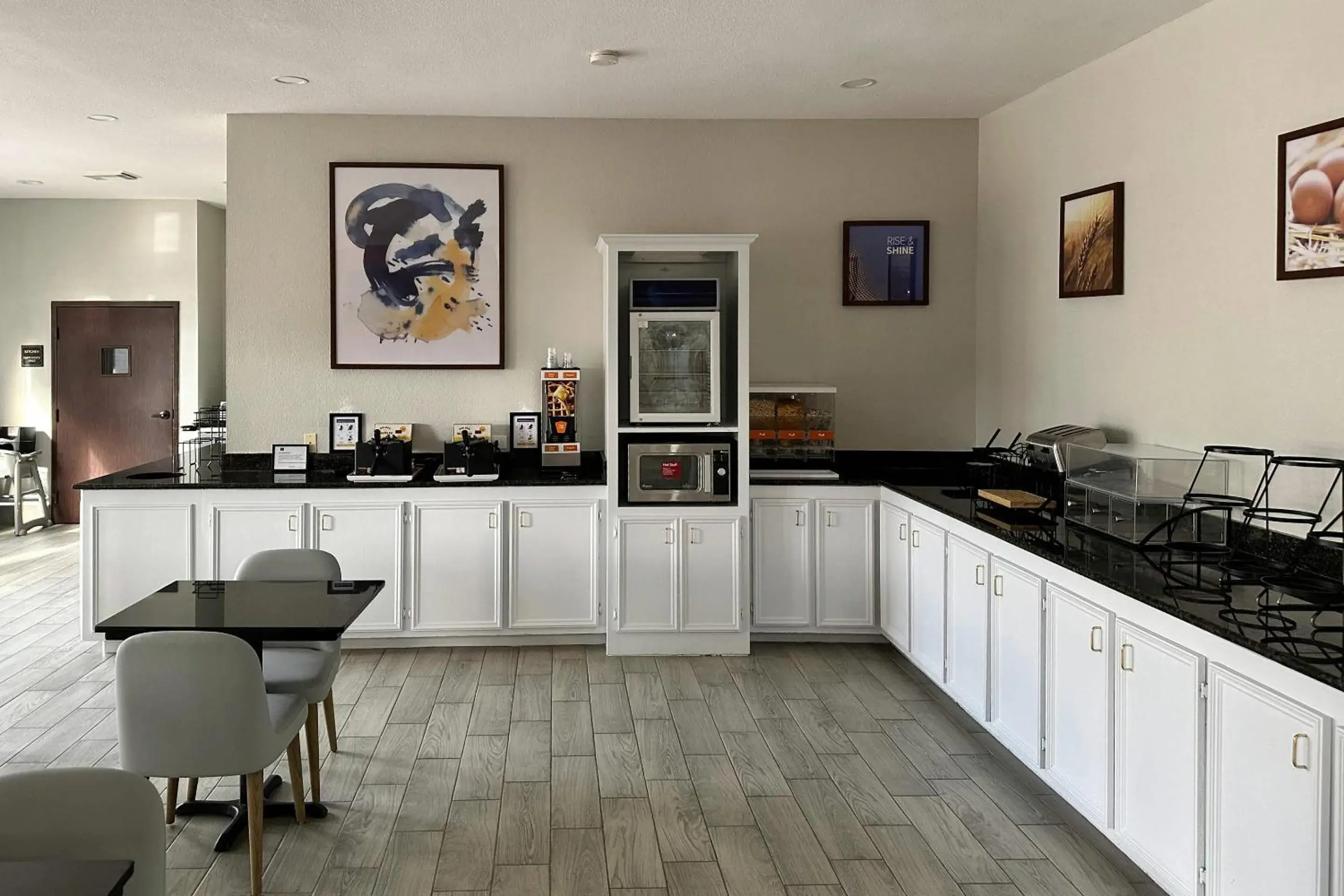 Breakfast in Comfort Inn & Suites Houston West-Katy Breakfast in Comfort Inn & Suites Houston West-Katy