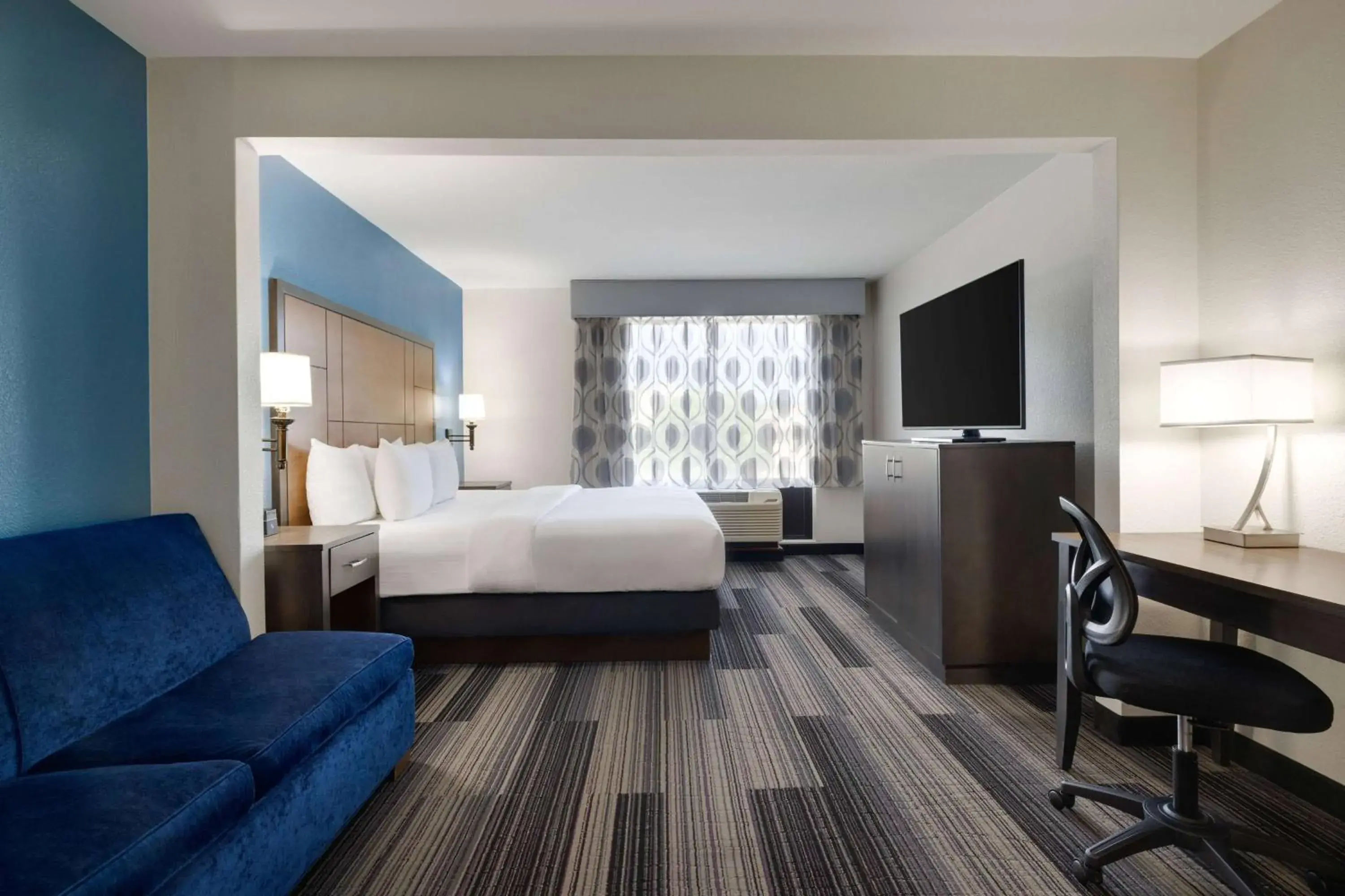 King Room in La Quinta by Wyndham Springfield Airport Plaza King Room in La Quinta by Wyndham Springfield Airport Plaza