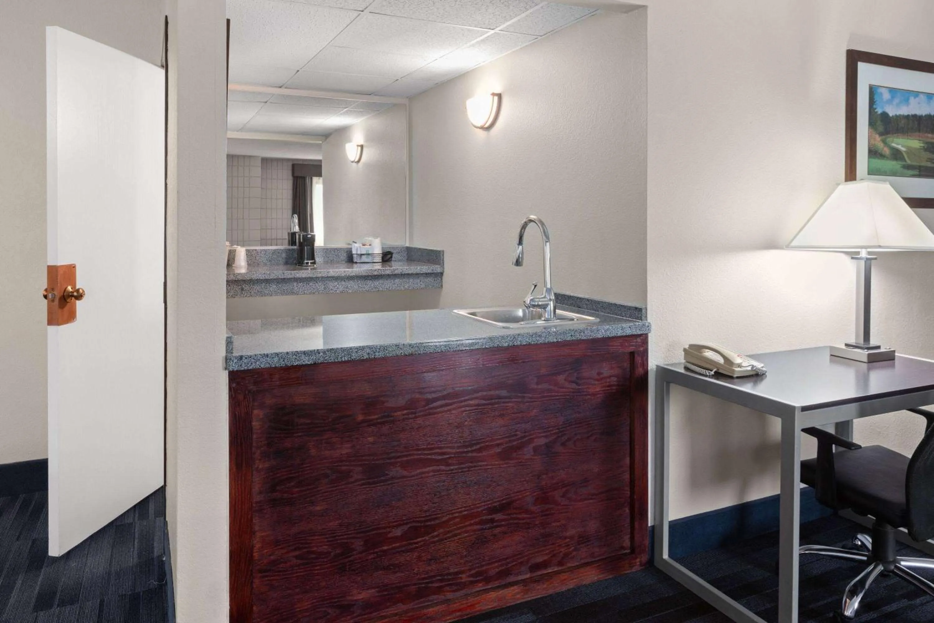 Photo of the whole room in Baymont Inn and Suites by Wyndham Farmington, MO