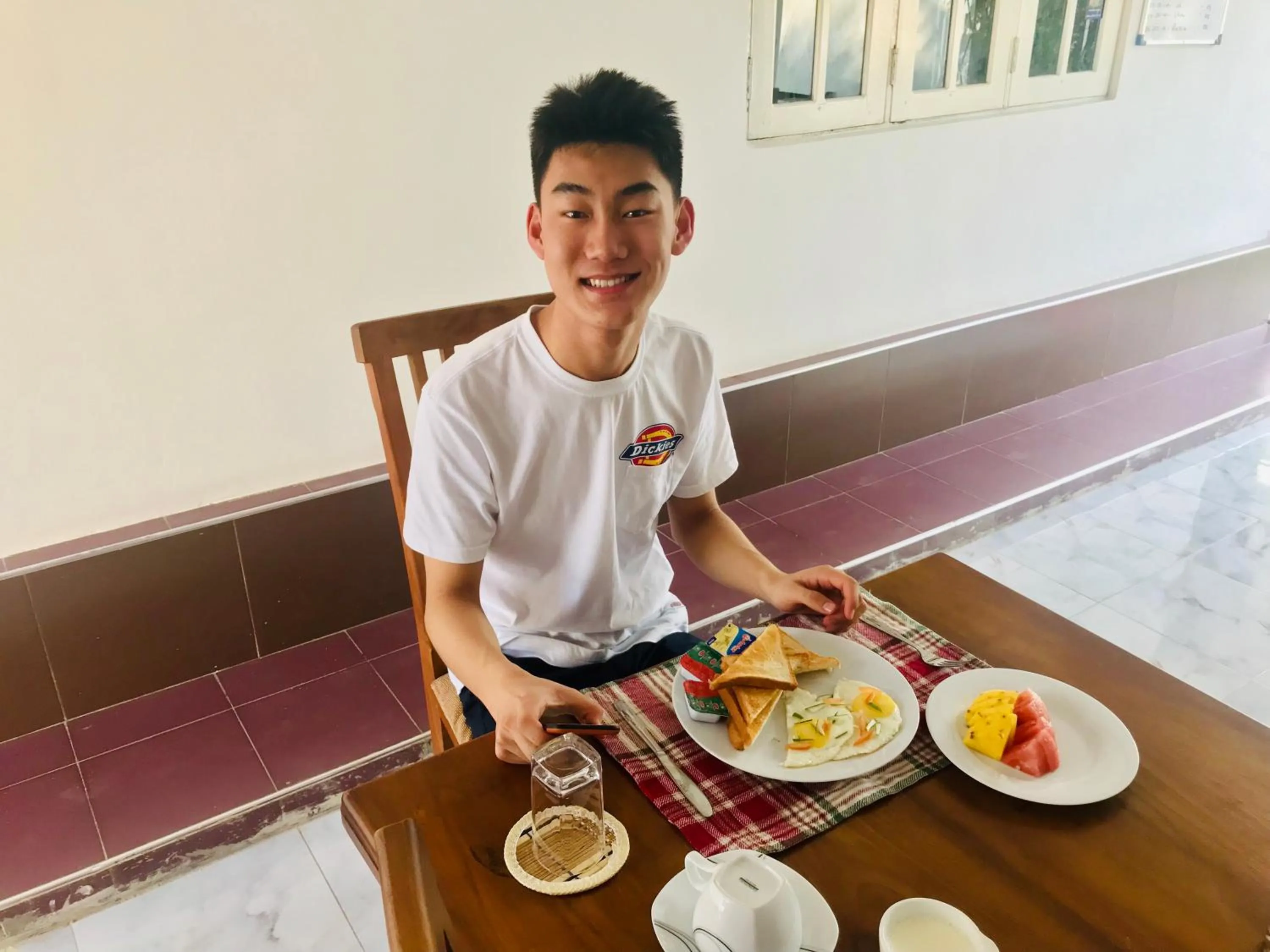 Food and drinks in White Villa Airport Transit Hotel