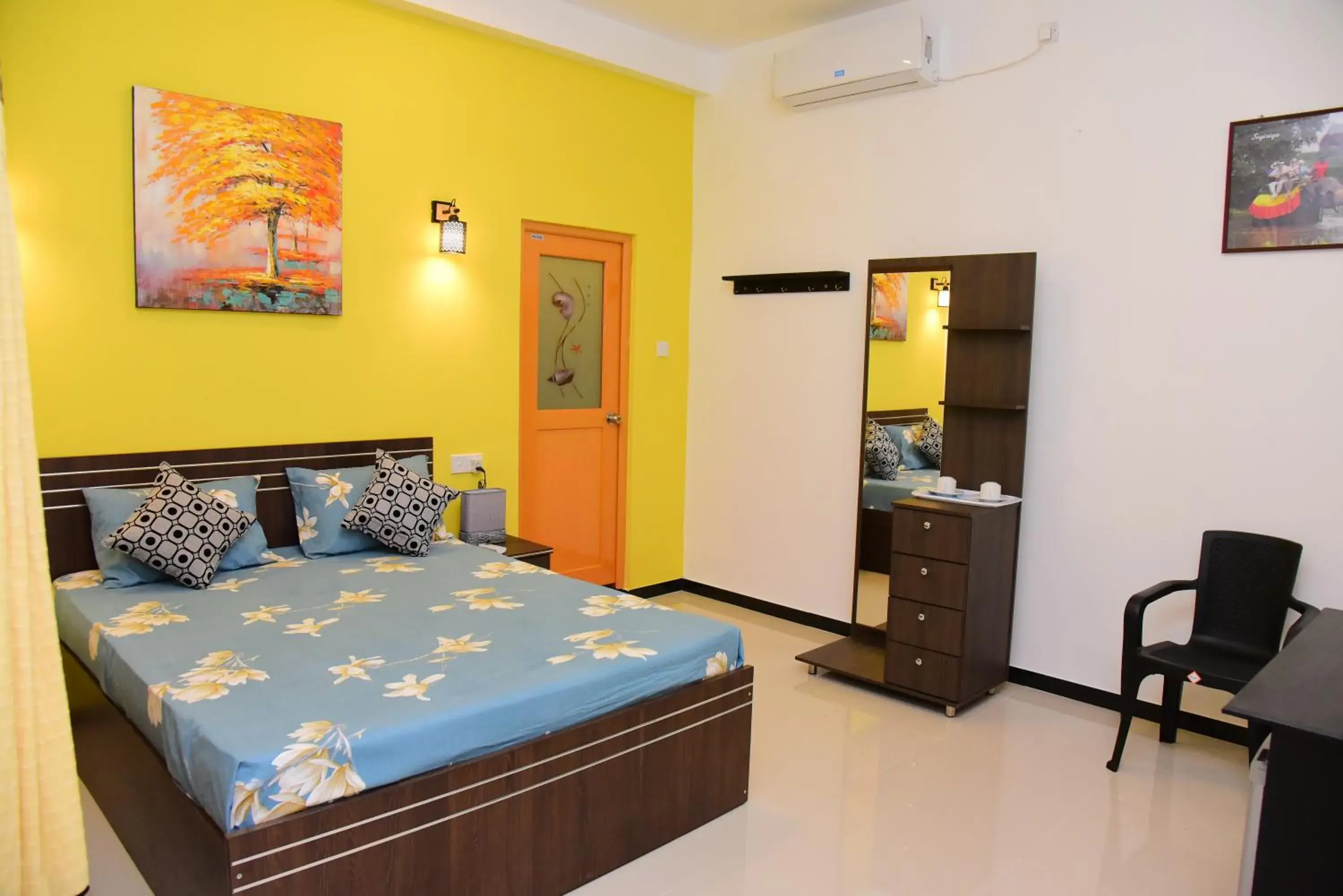 King Room Free Airport Transfer - single occupancy in White Villa Airport Transit Hotel King Room Free Airport Transfer - single occupancy in White Villa Airport Transit Hotel