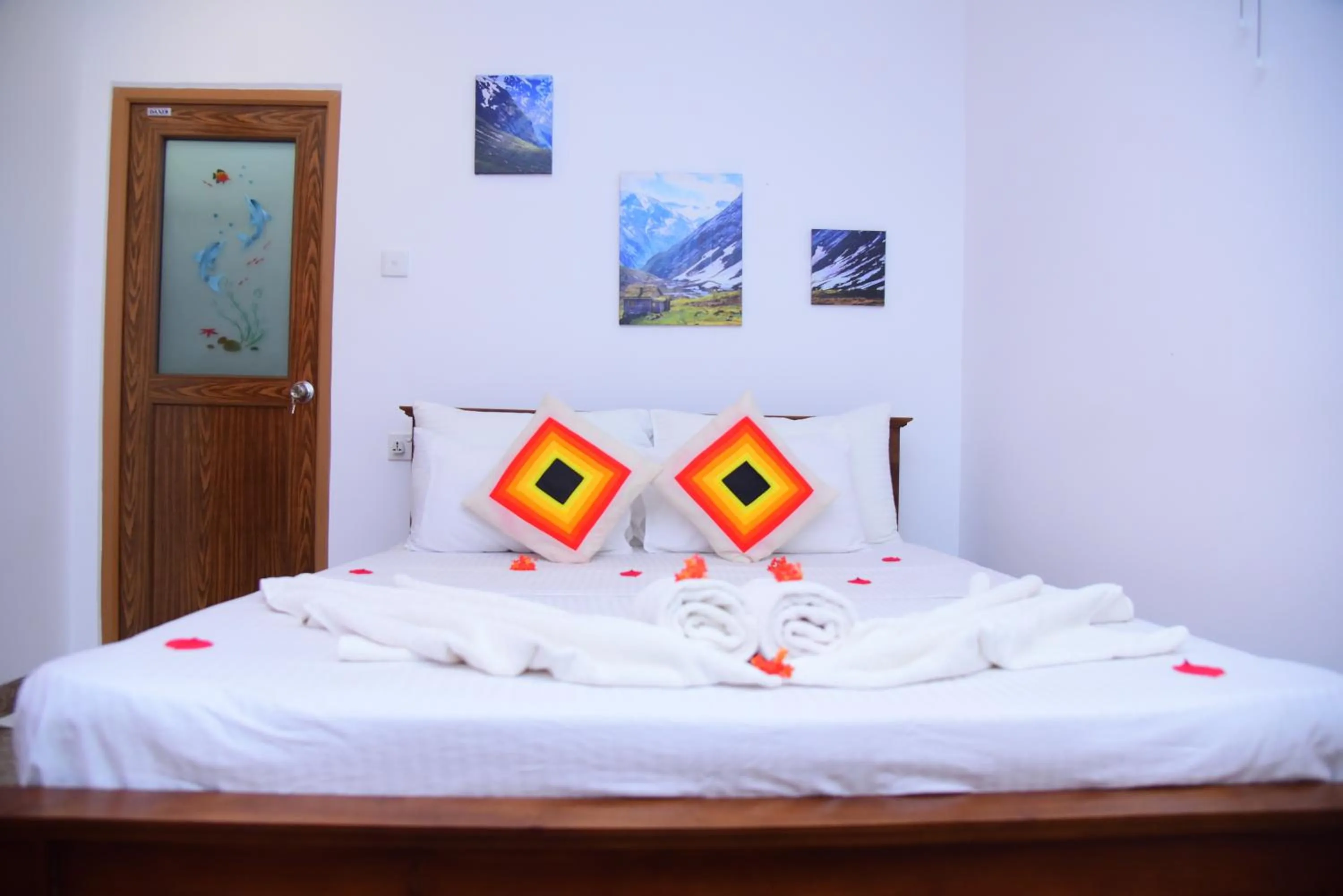 Bed in White Villa Airport Transit Hotel