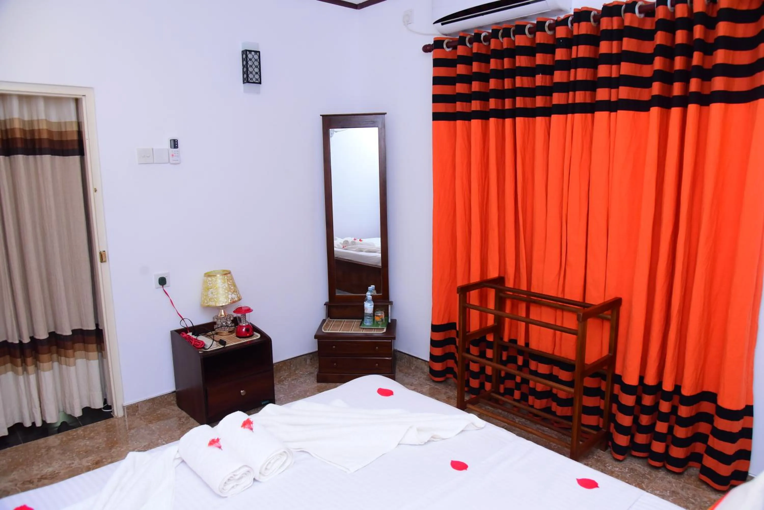 Bedroom, Bed in White Villa Airport Transit Hotel