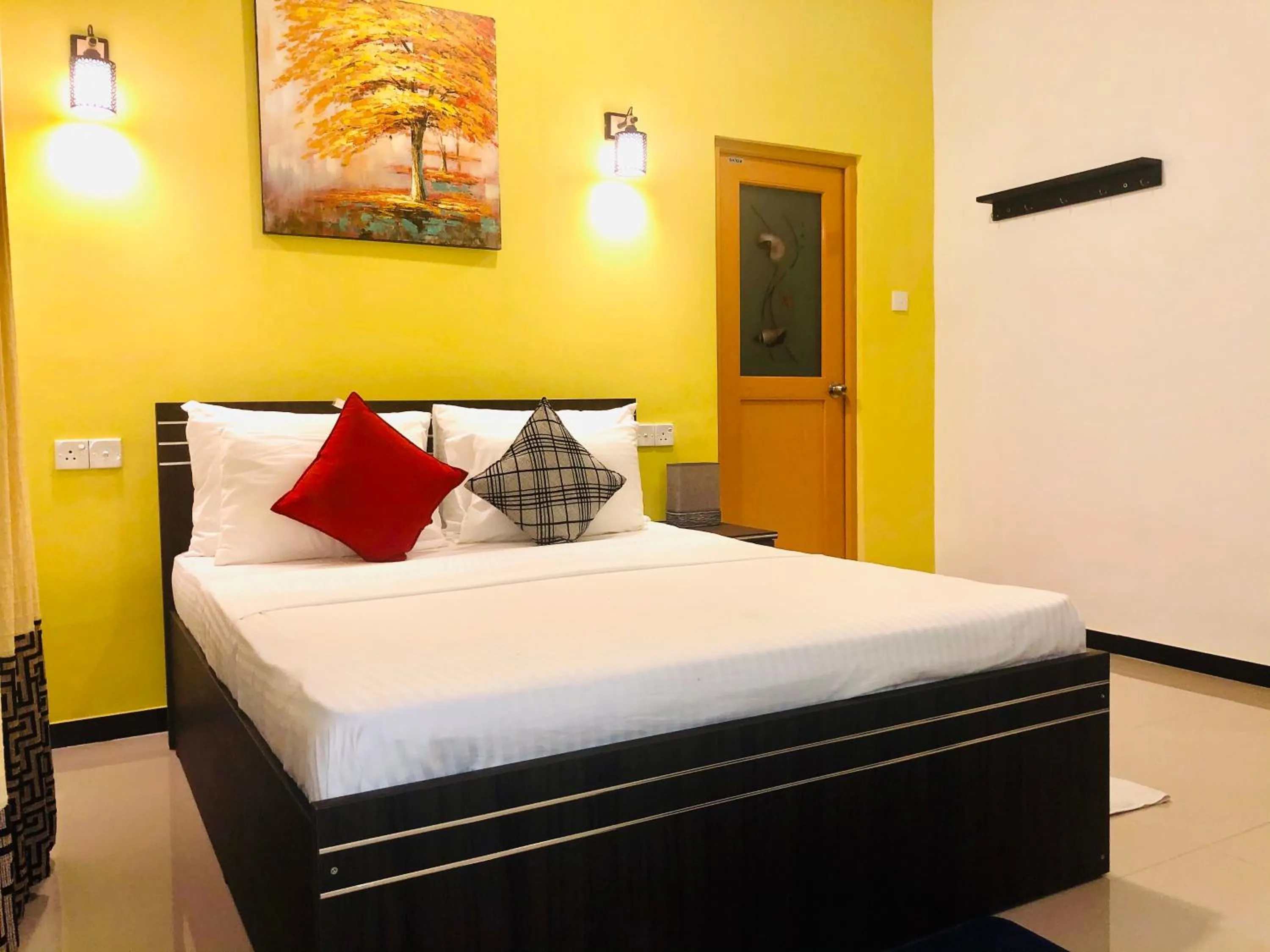 Photo of the whole room, Bed in White Villa Airport Transit Hotel