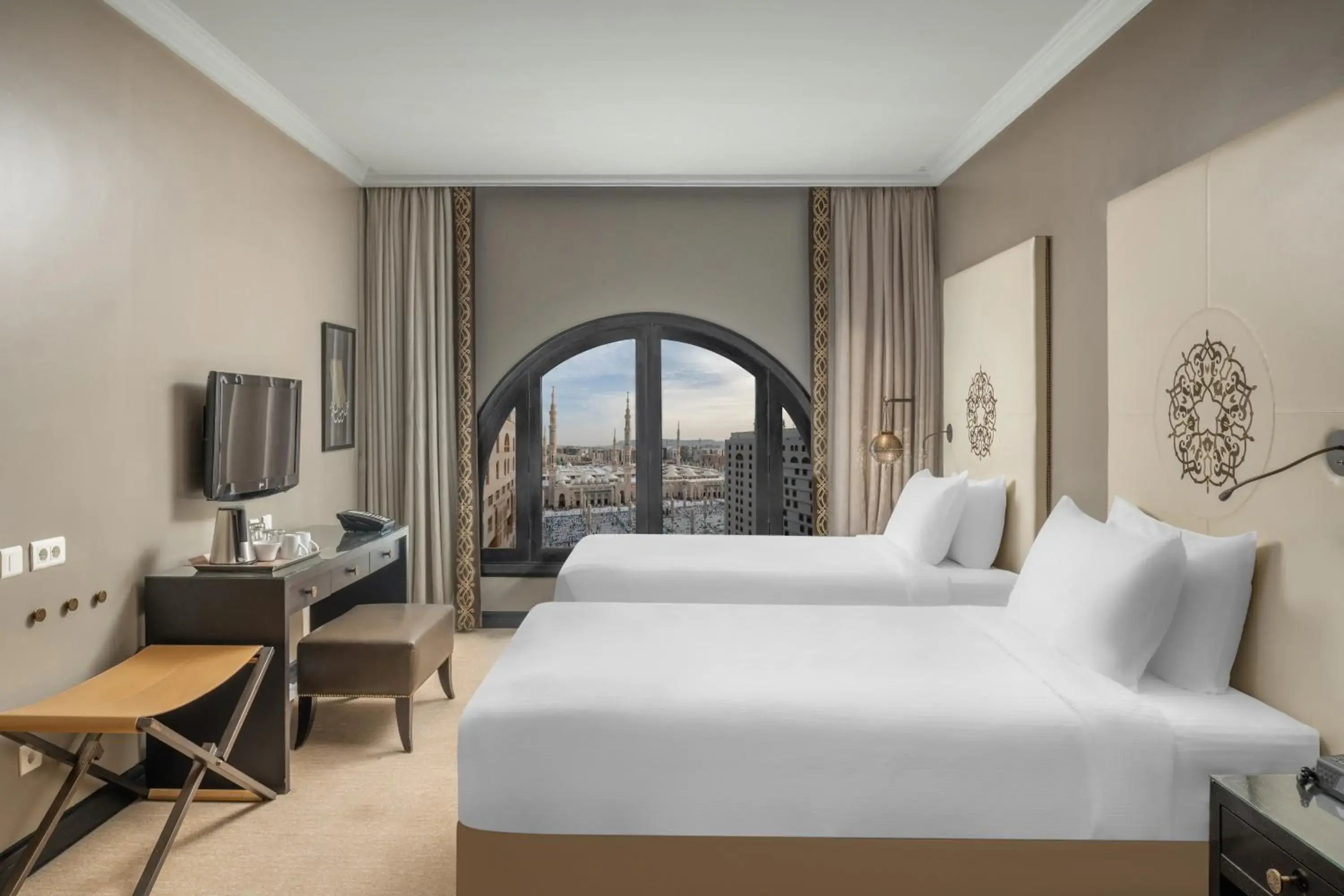 Property building, Bed in Sofitel Shahd Al Madinah Property building, Bed in Sofitel Shahd Al Madinah