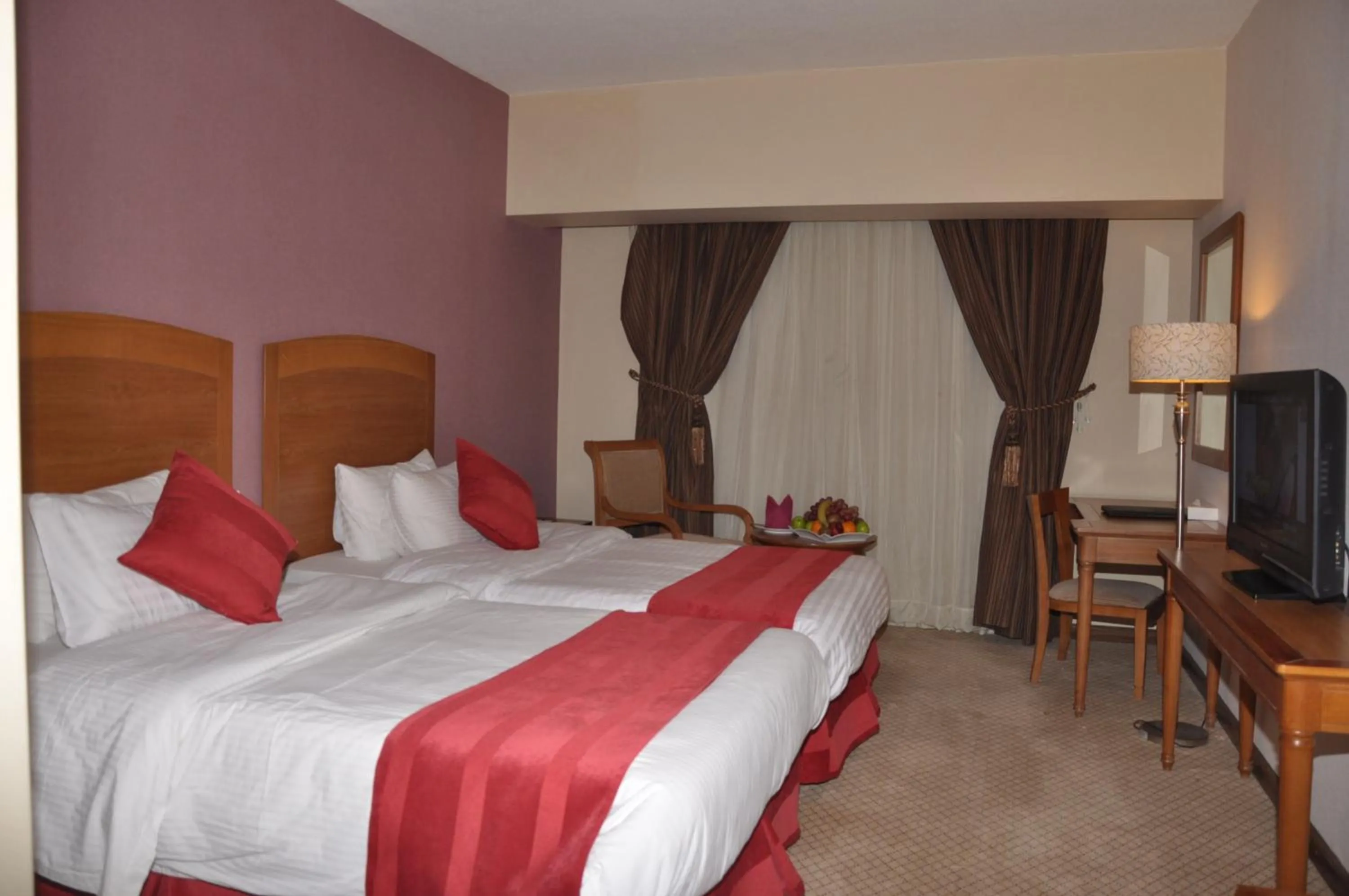 Bathroom, Bed in Reef Al Malaz International Hotel by Al Azmy