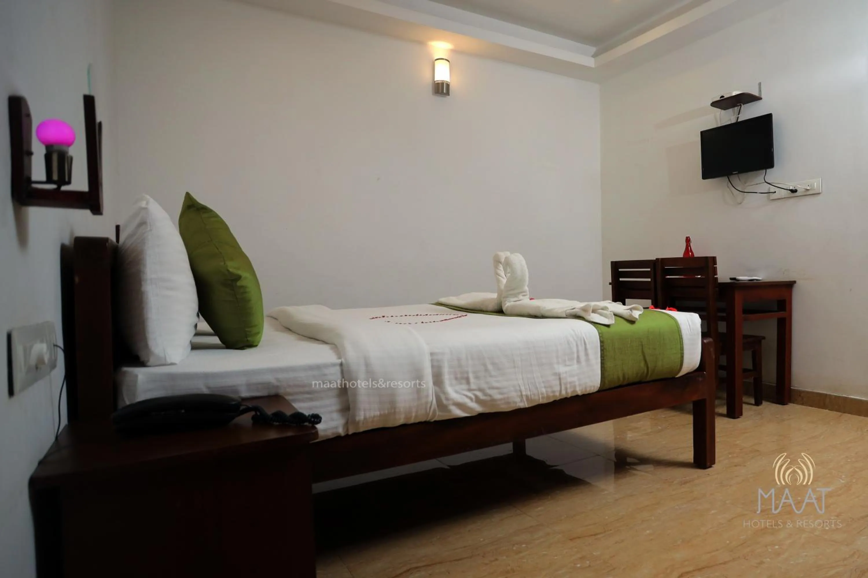 Bedroom, Bed in Spice Jungle Resort