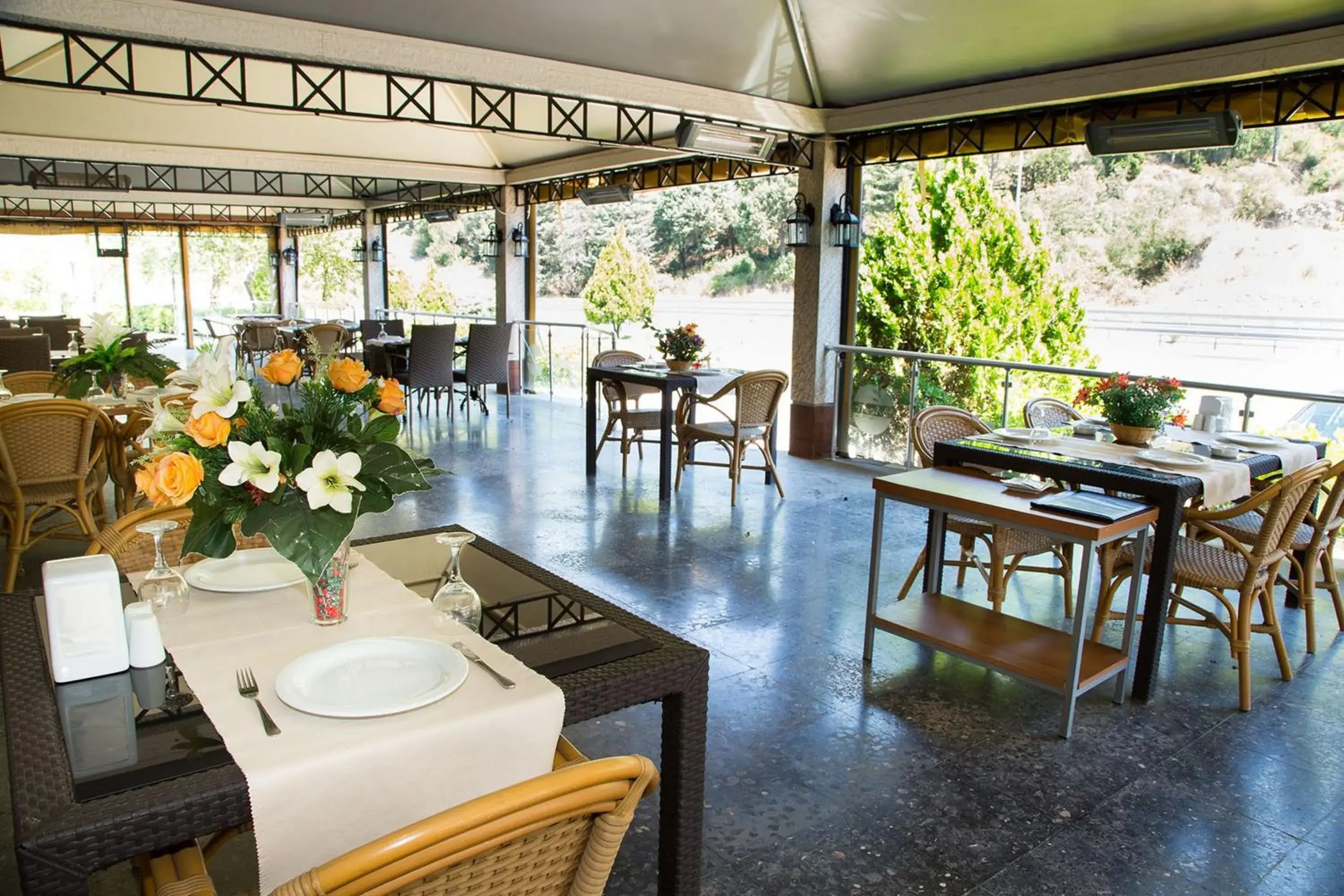 Restaurant/places to eat in Spilos Hotel Restaurant/places to eat in Spilos Hotel