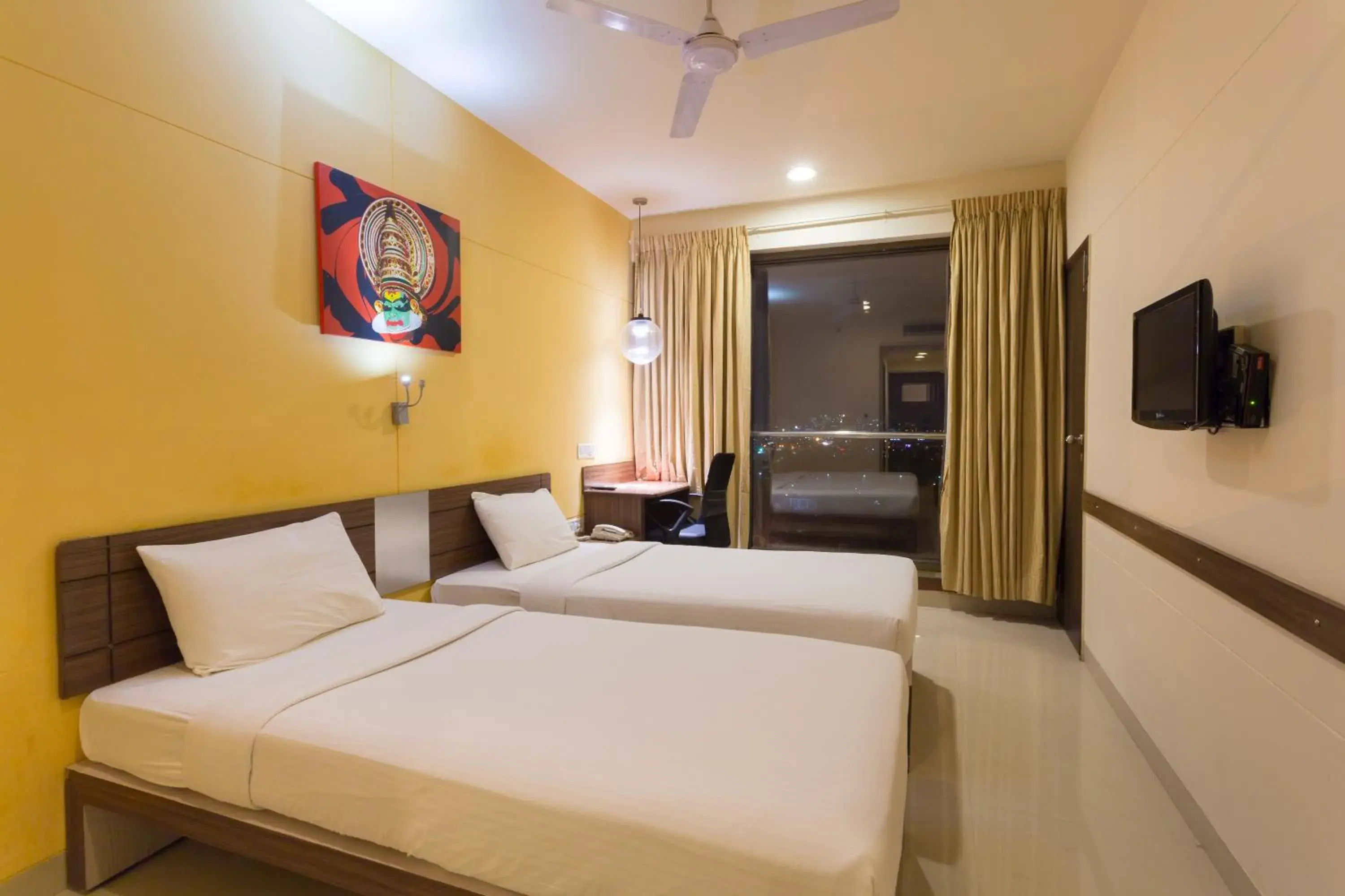 Photo of the whole room, Bed in Ginger Chennai Photo of the whole room, Bed in Ginger Chennai