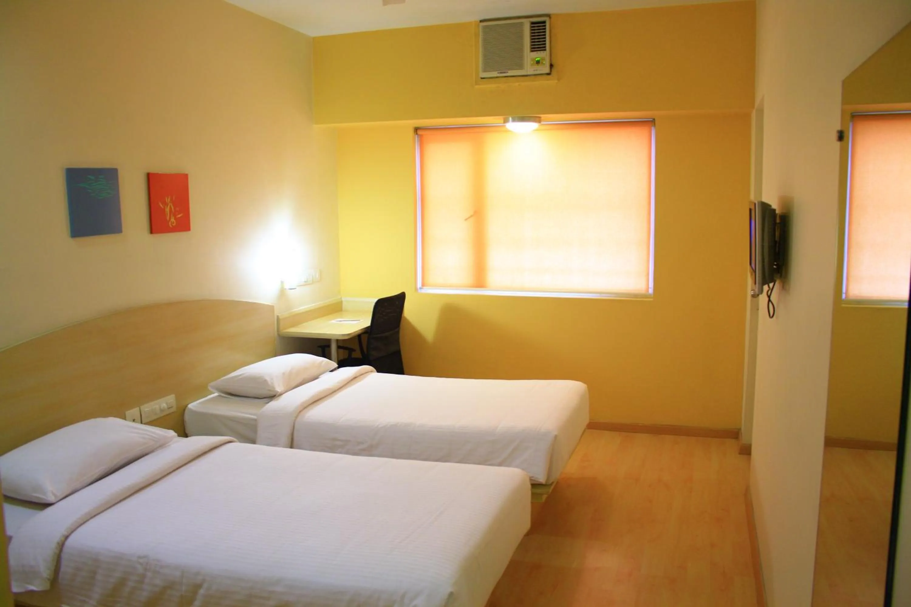 Photo of the whole room, Bed in Ginger Pune - Pimpri