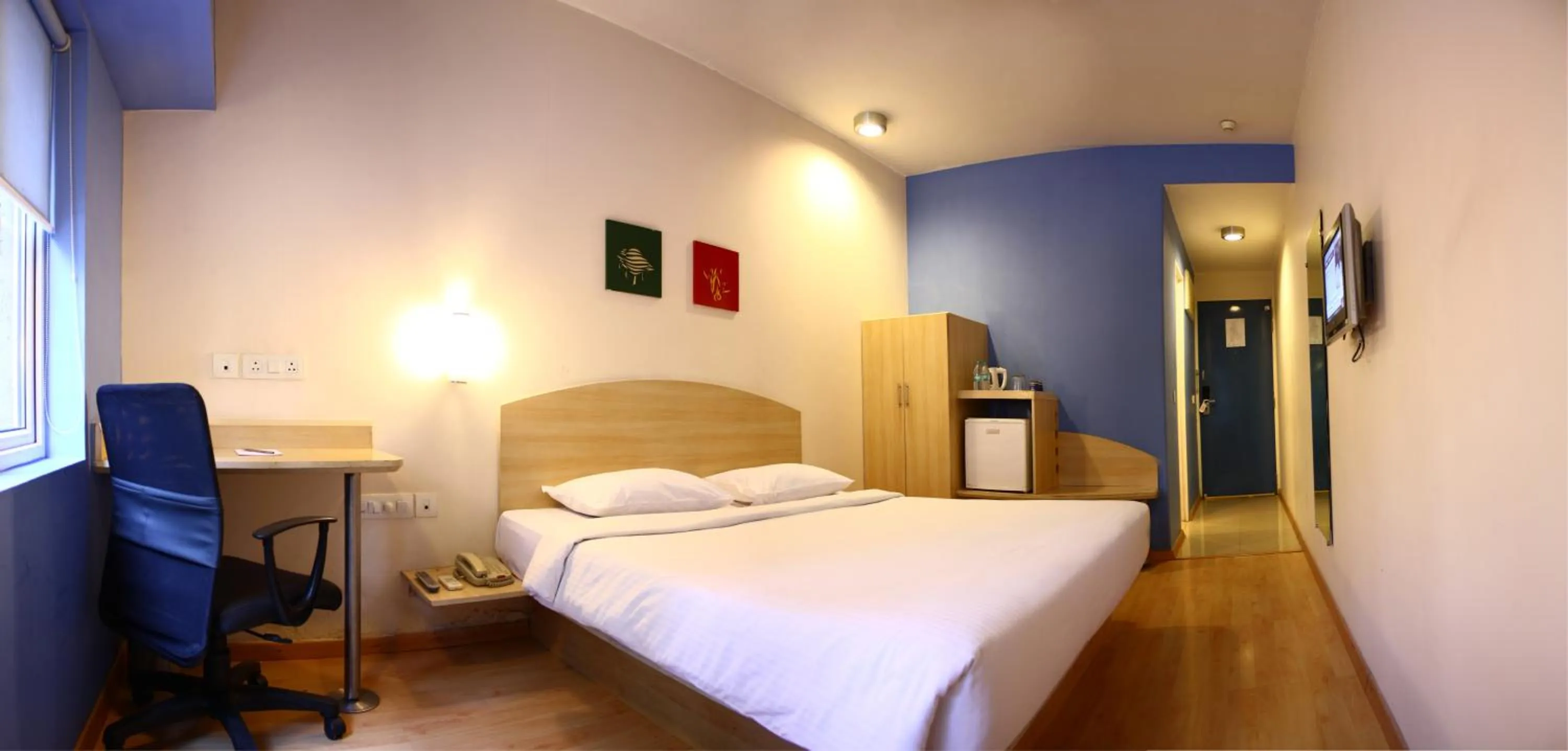 Photo of the whole room, Bed in Ginger Pune - Pimpri