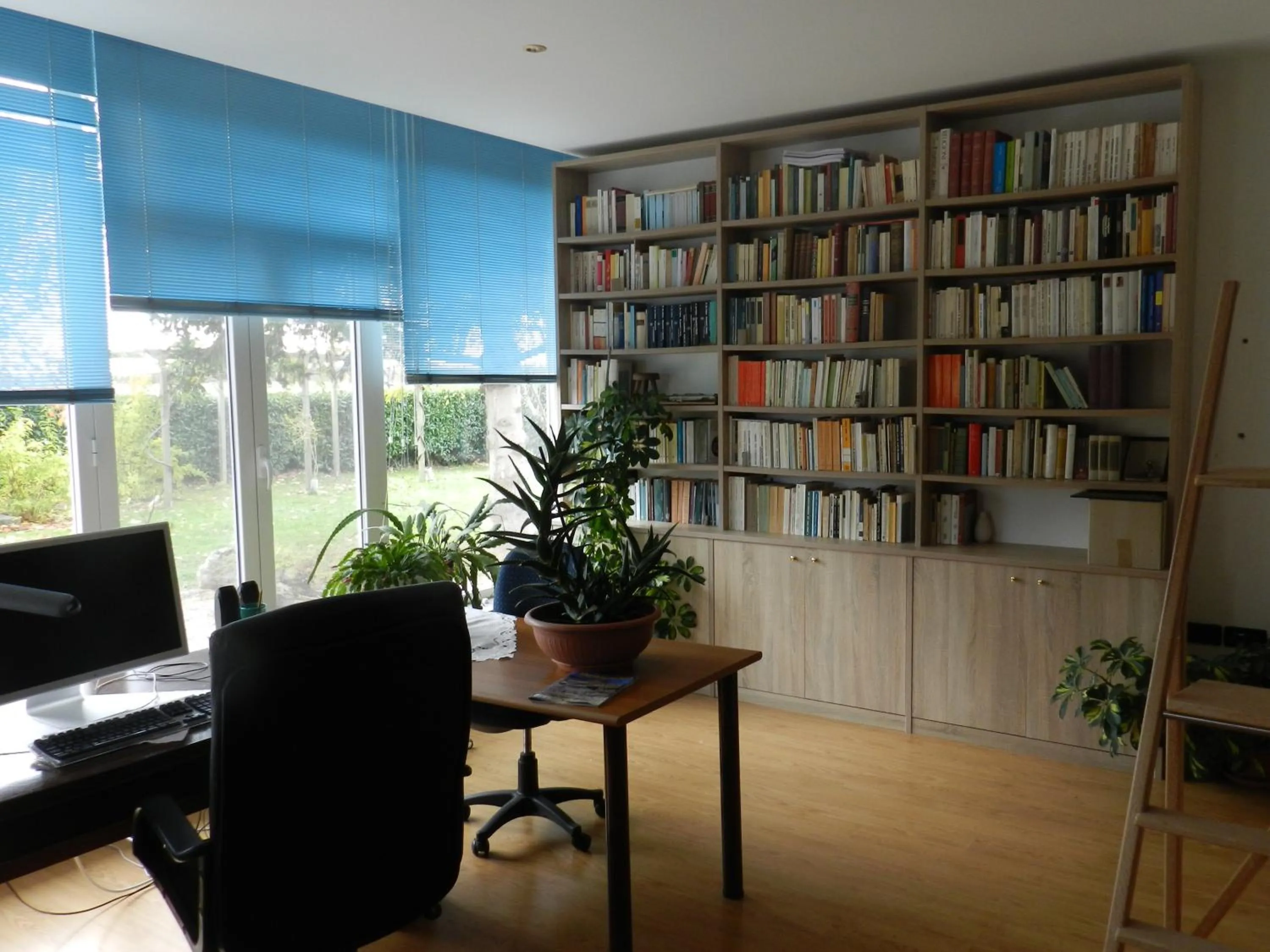 Library in al Sol Levante