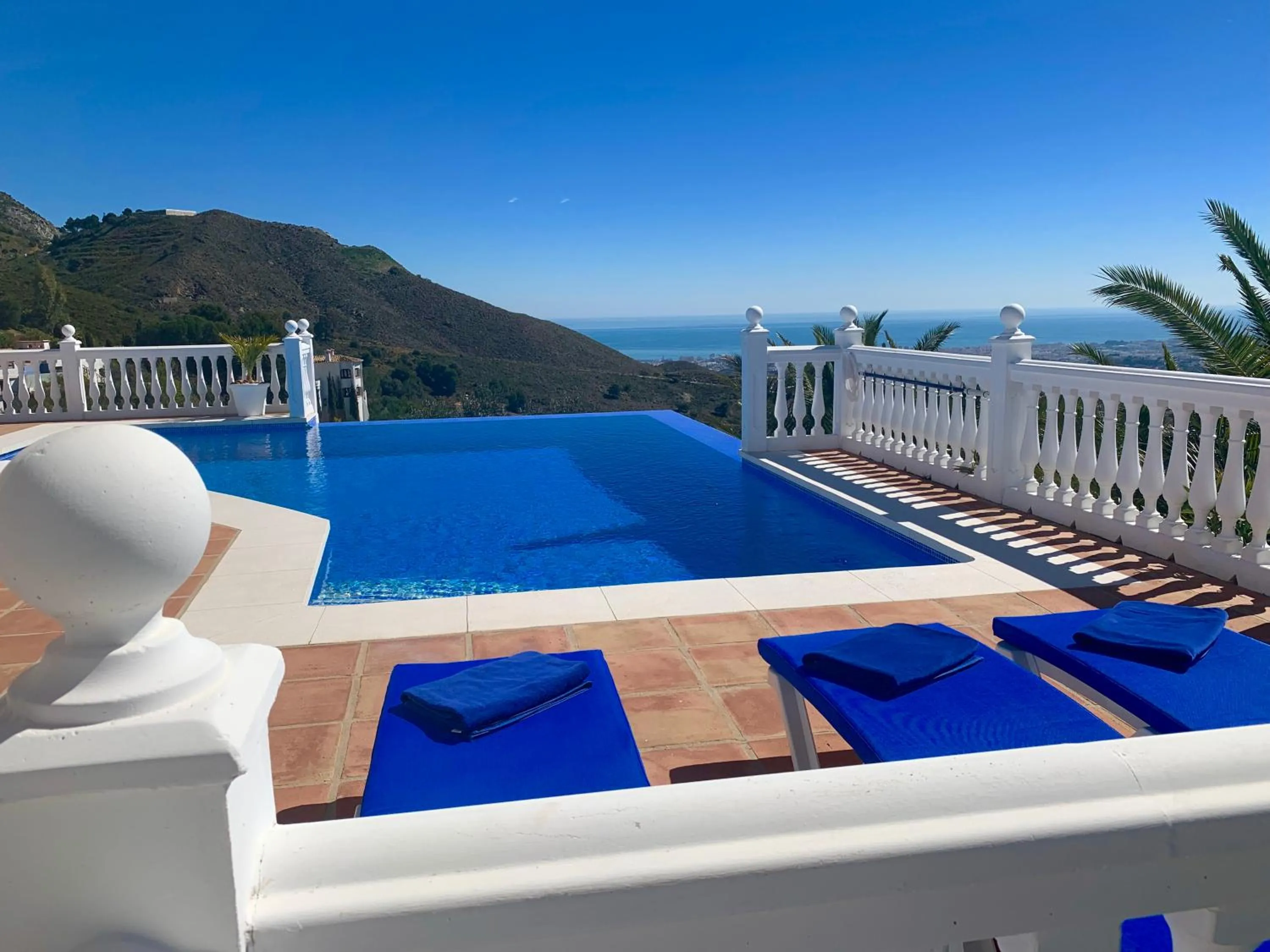 Pool view in Villa Mañana