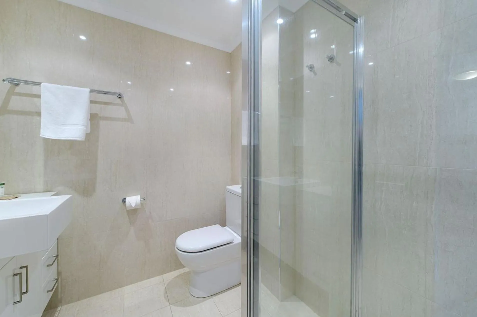 Bathroom in South Pacific Apartments