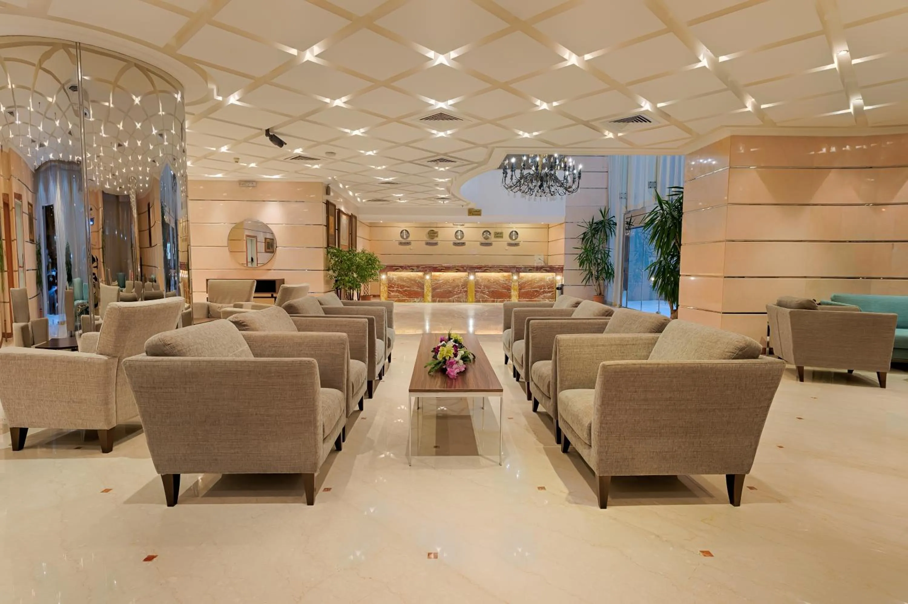 Lobby or reception in Snaf Inn ِAzizia Hotel
