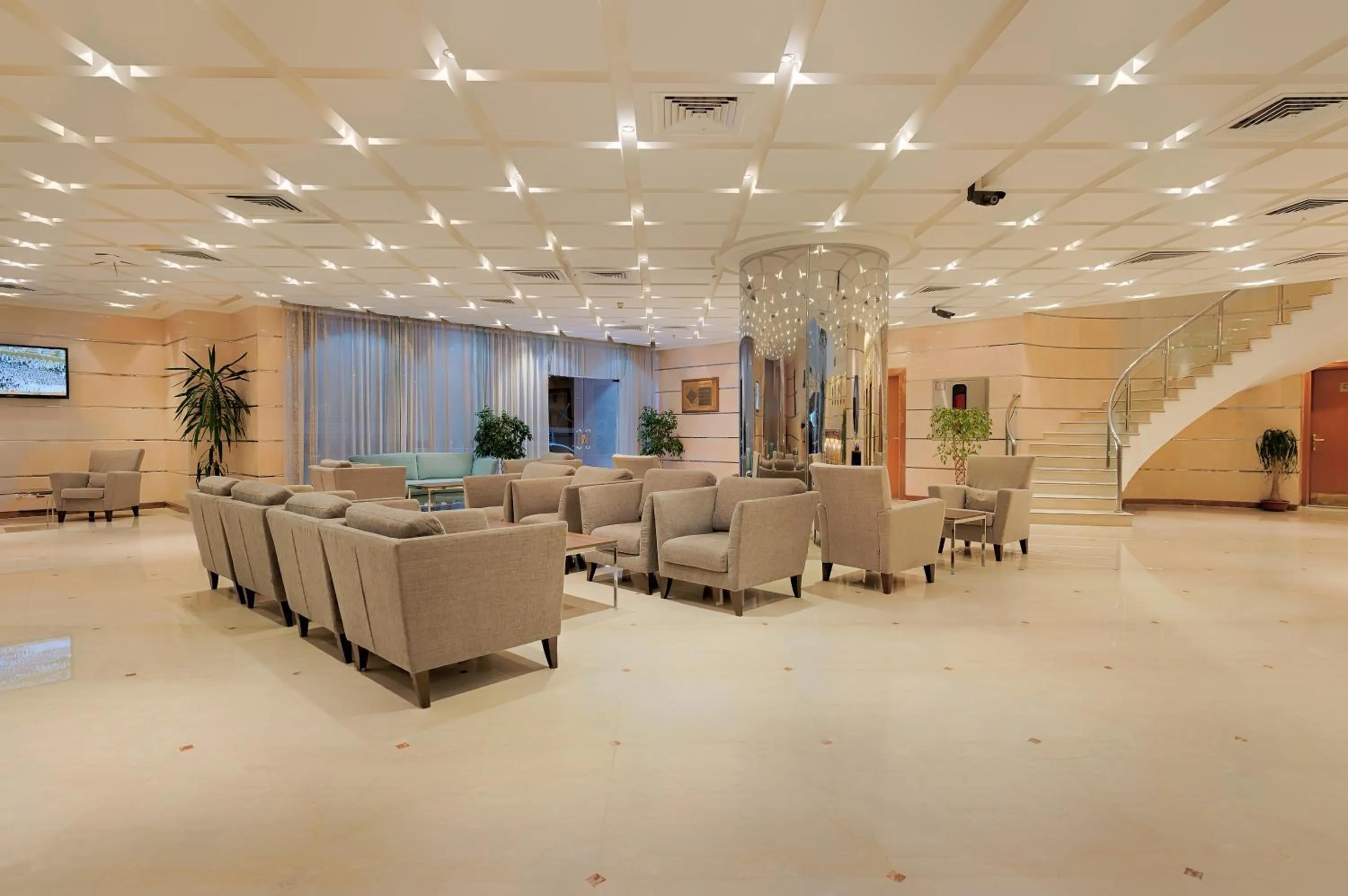 Seating area in Snaf Inn ِAzizia Hotel