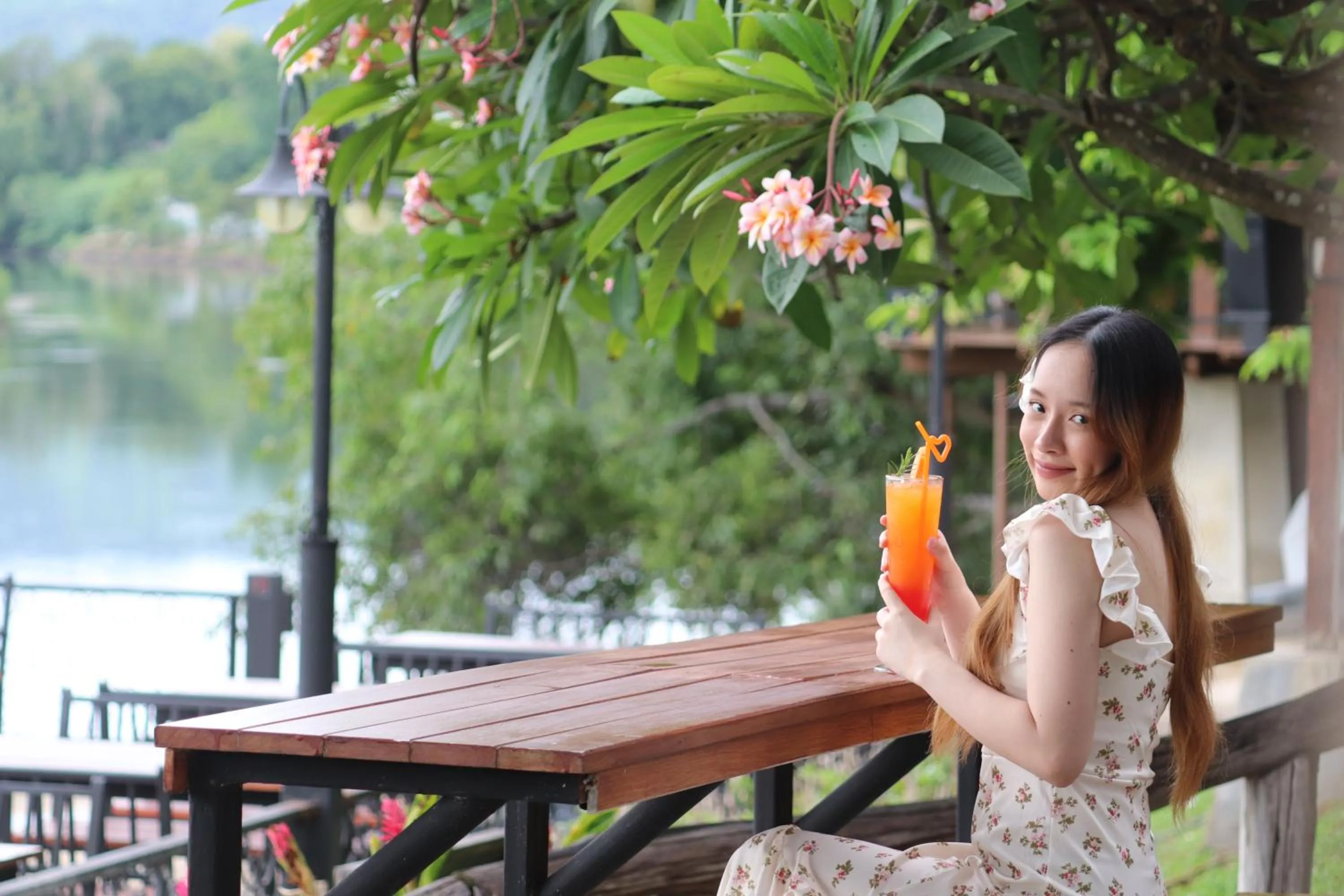 Restaurant/places to eat in Royal River Kwai Resort and Spa