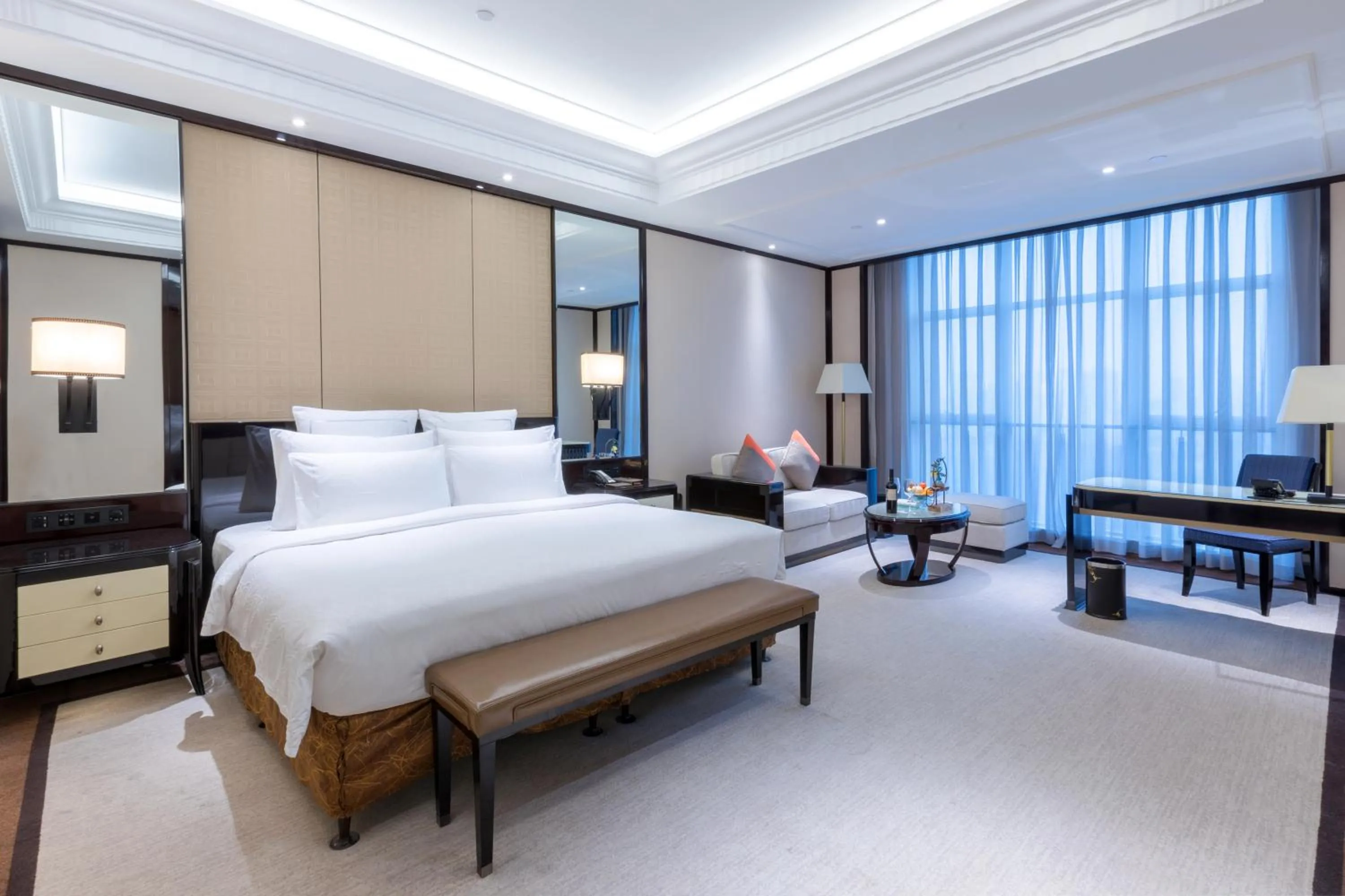 Bed in Wyndham Grand Plaza Royale Ningbo