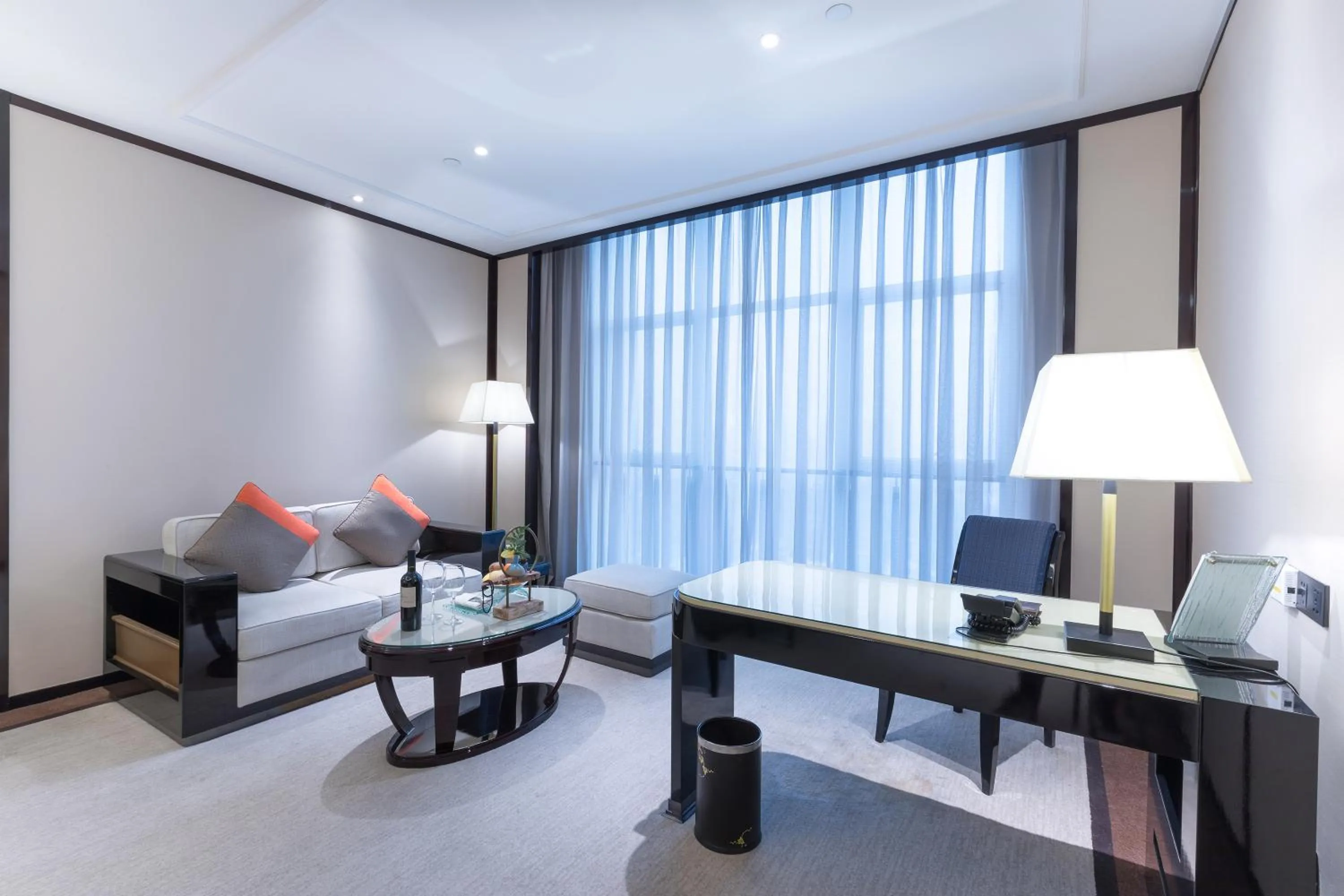 Living room, Bed in Wyndham Grand Plaza Royale Ningbo