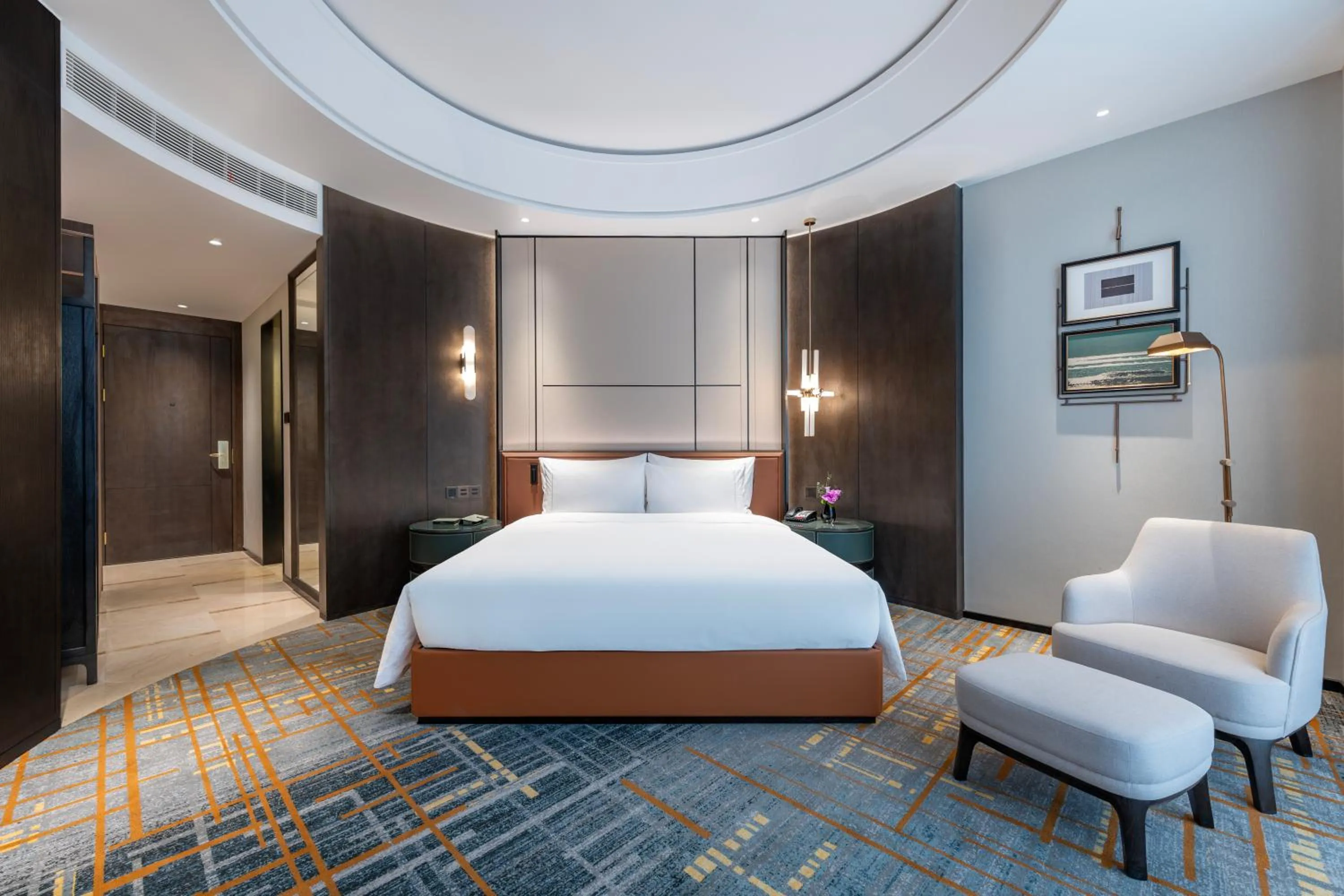 Bed in Wyndham Grand Plaza Royale Ningbo