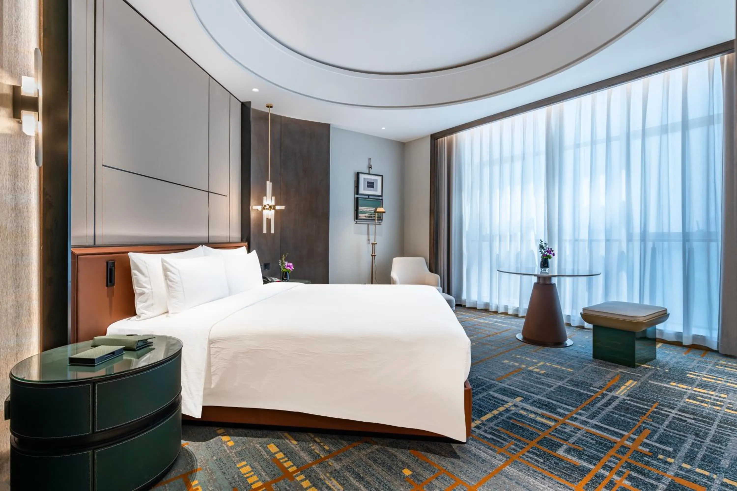 Bed in Wyndham Grand Plaza Royale Ningbo
