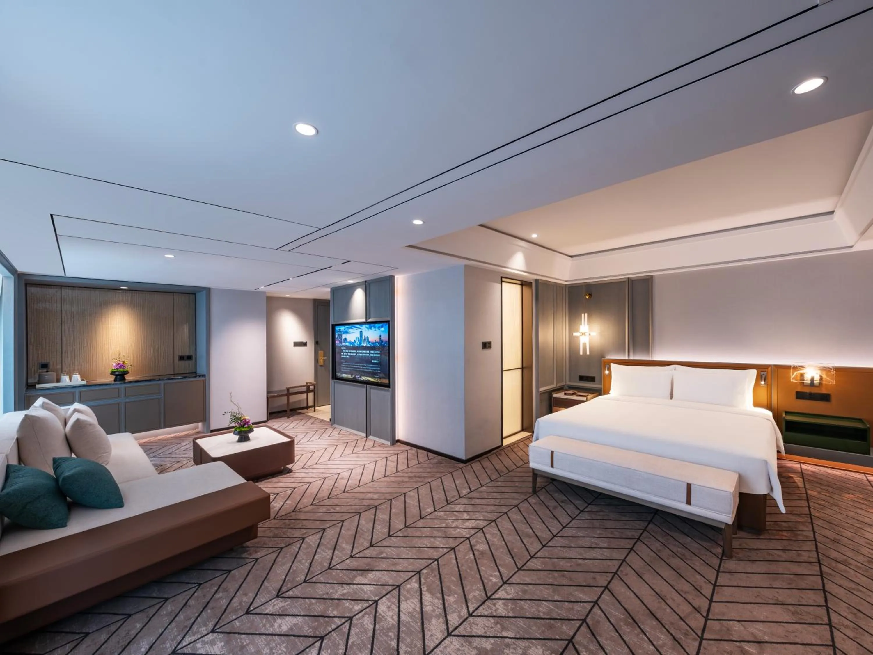 Photo of the whole room, Bed in Wyndham Grand Plaza Royale Ningbo