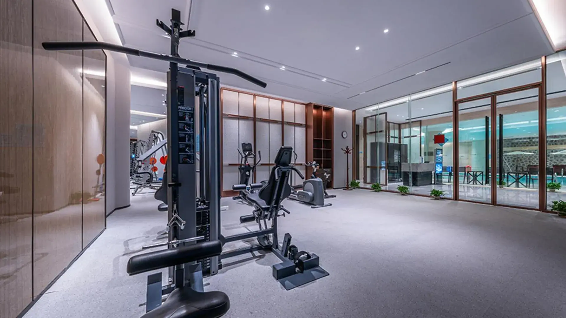 Swimming pool in Wyndham Grand Plaza Royale Ningbo Swimming pool in Wyndham Grand Plaza Royale Ningbo