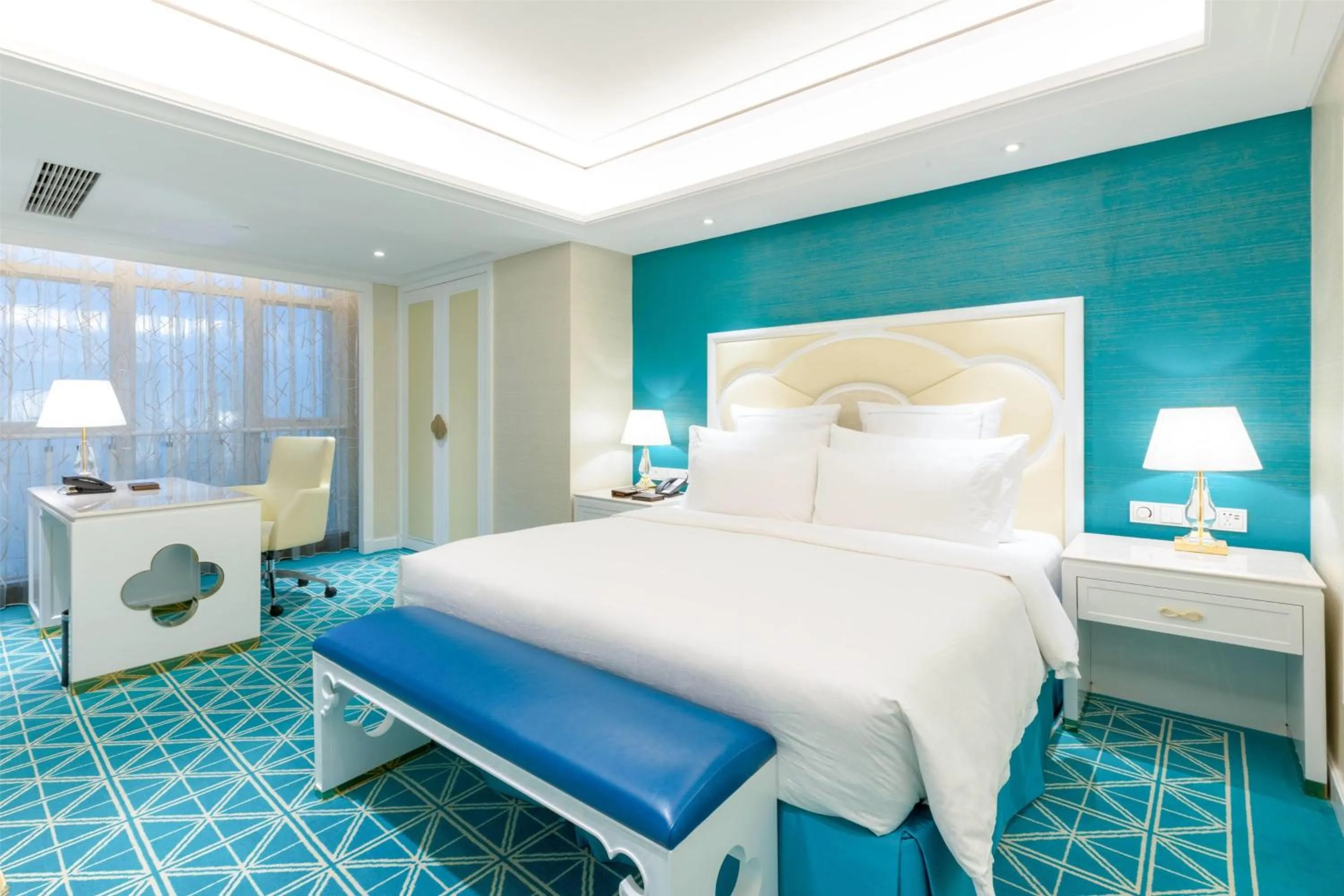 Photo of the whole room, Bed in Wyndham Grand Plaza Royale Ningbo