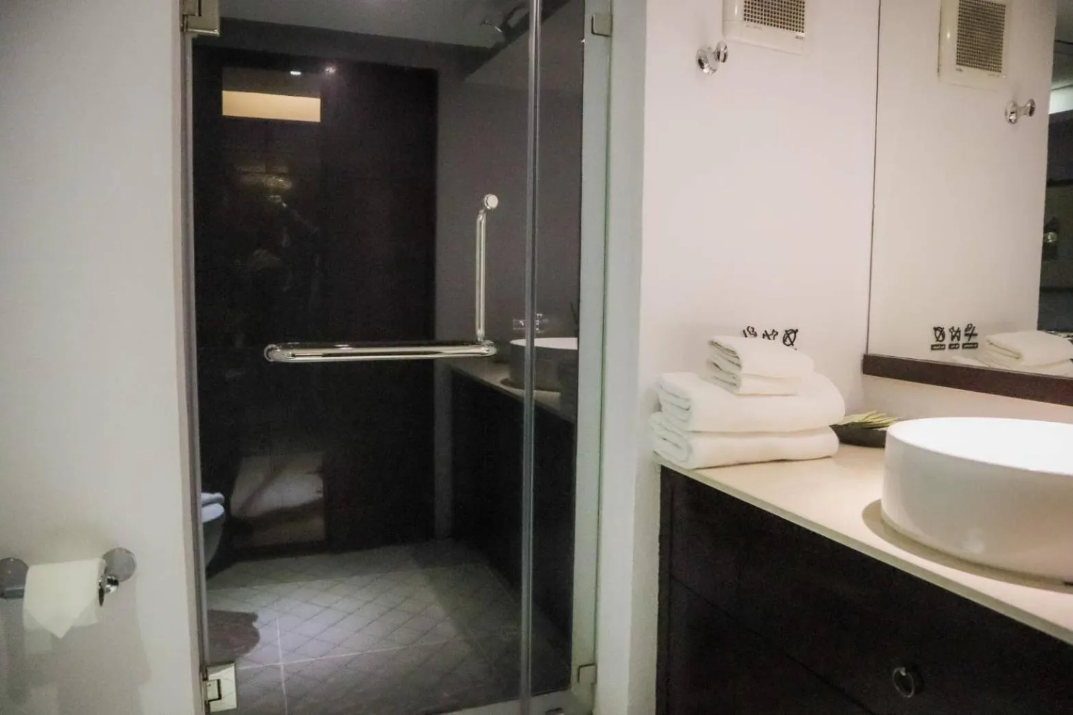 Shower in Villa Lantara Chiangmai