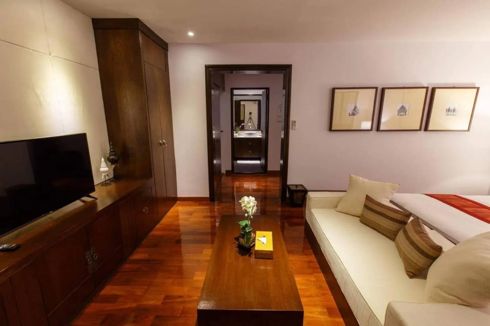 Photo of the whole room, Bed in Villa Lantara Chiangmai