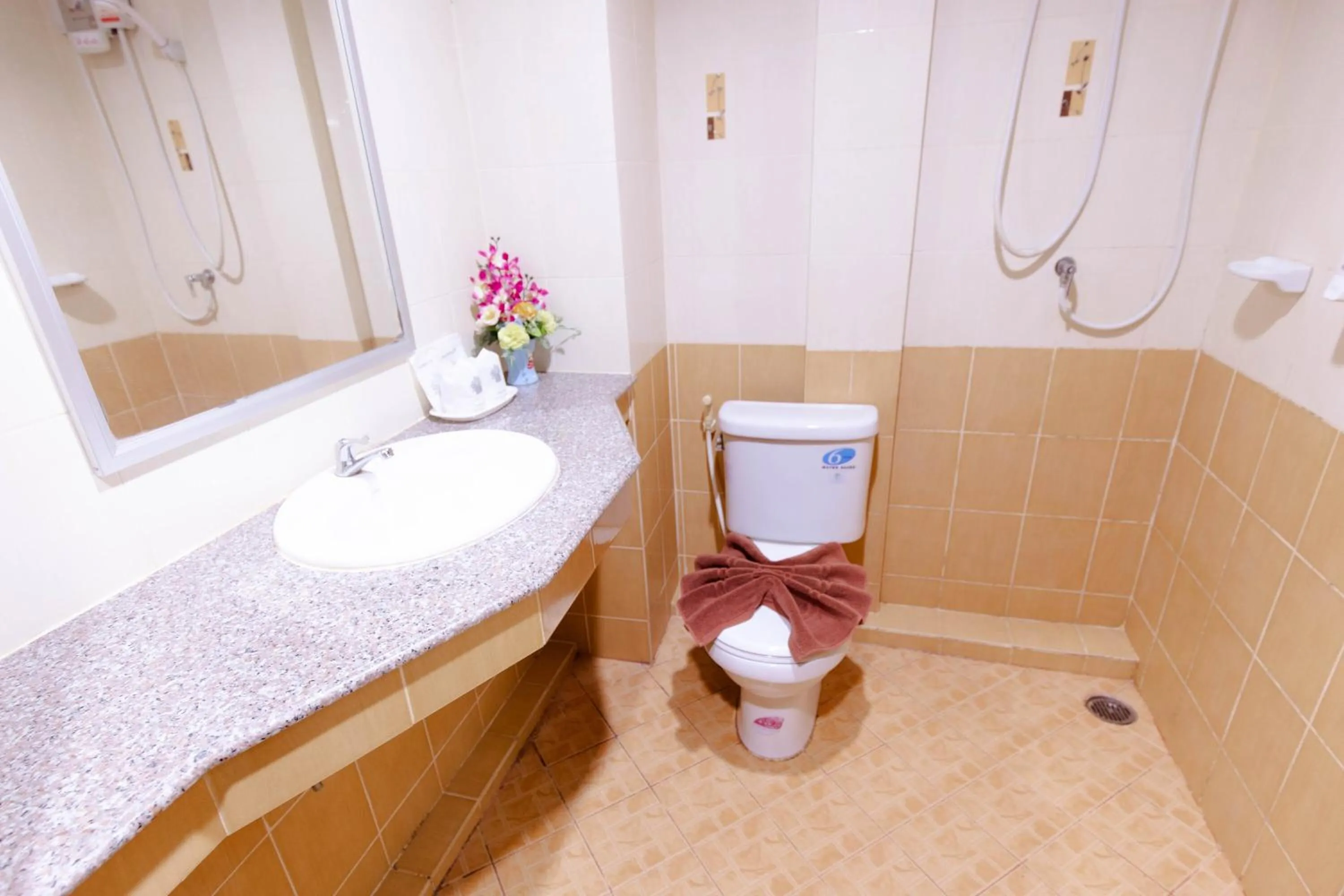 Bathroom in Chumphon Gardens Hotel