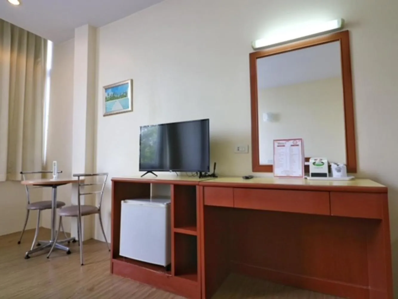 TV and multimedia in Chumphon Gardens Hotel