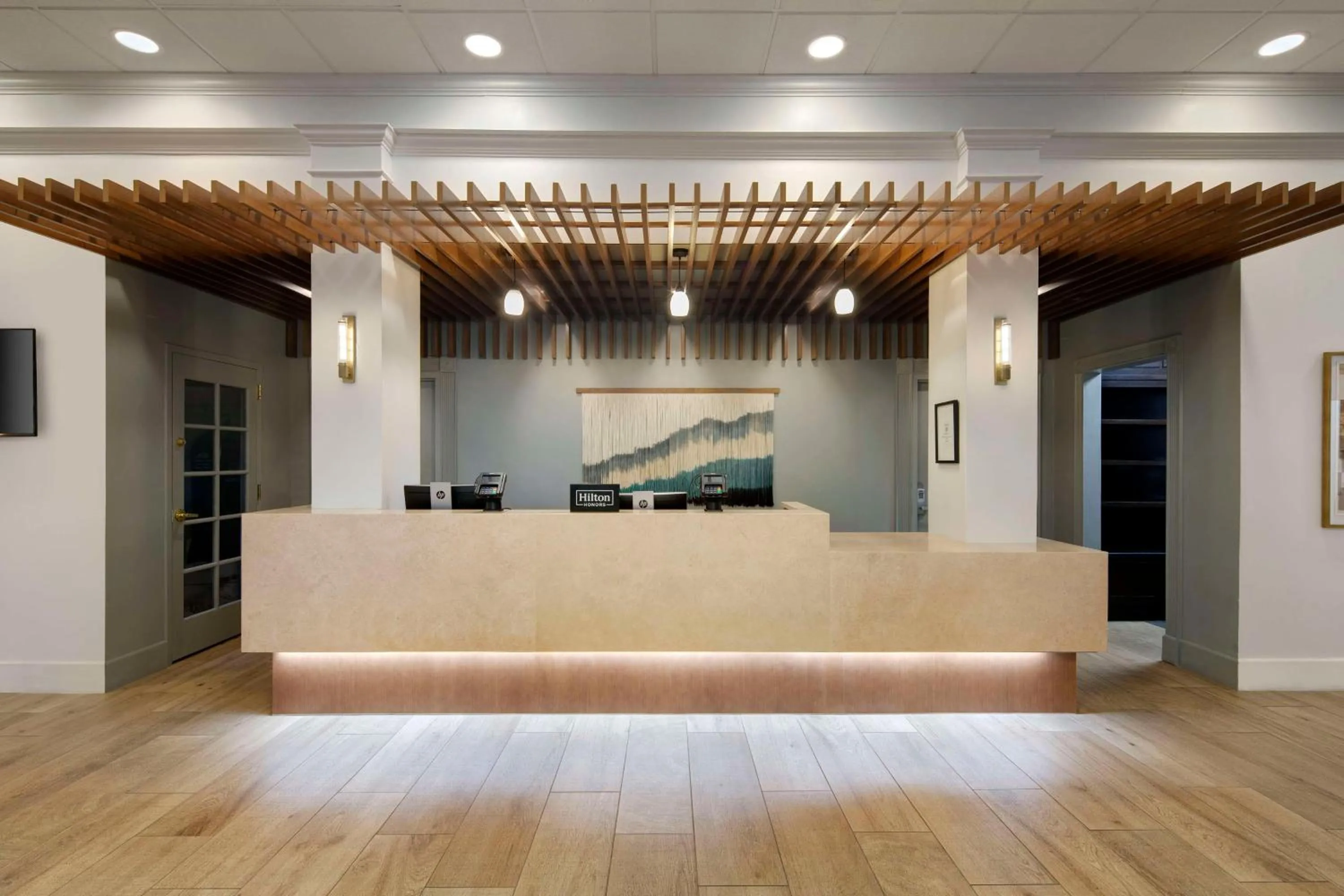 Lobby or reception in DoubleTree by Hilton Atlanta/Roswell - Alpharetta Area