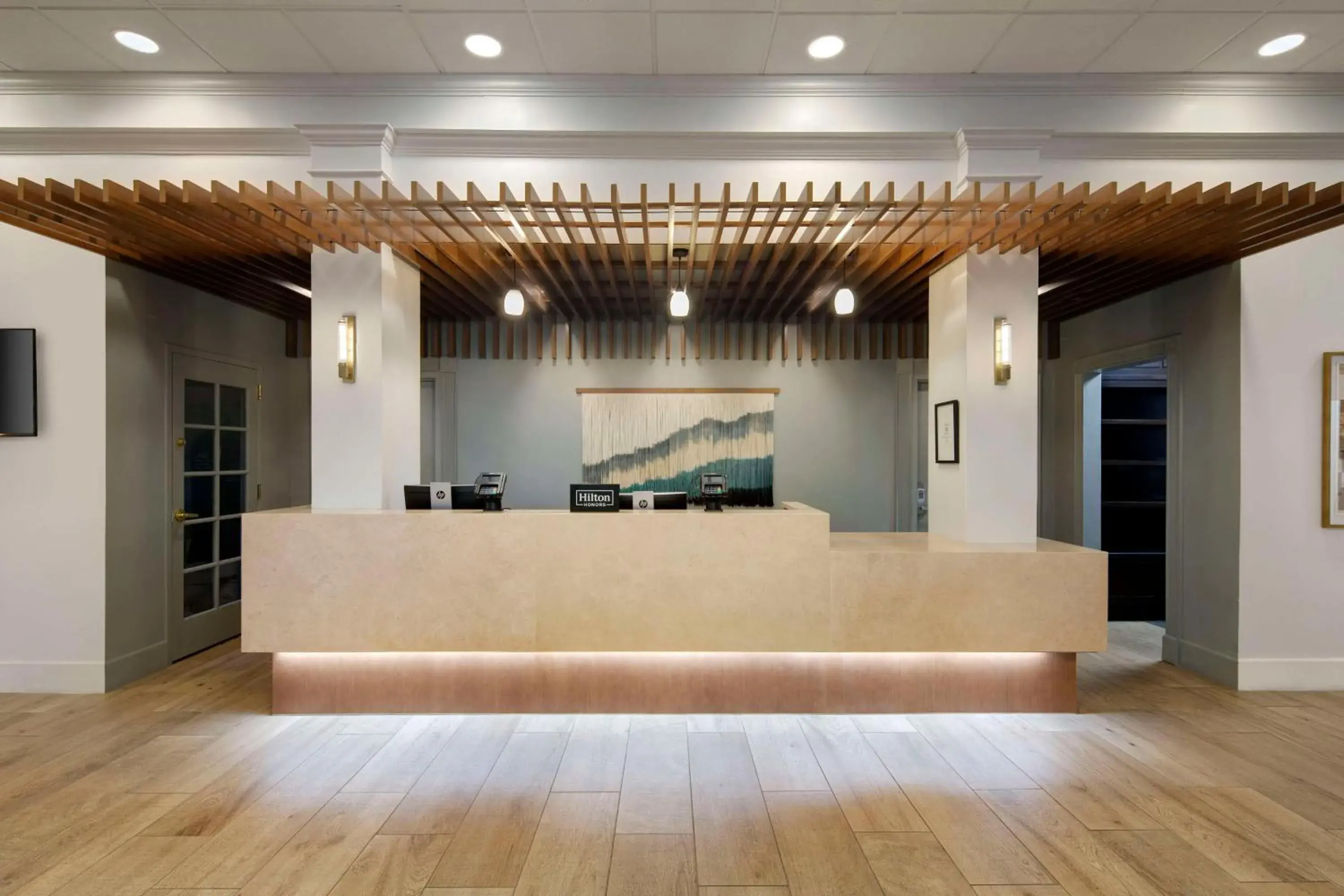 Lobby or reception in DoubleTree by Hilton Atlanta/Roswell - Alpharetta Area Lobby or reception in DoubleTree by Hilton Atlanta/Roswell - Alpharetta Area