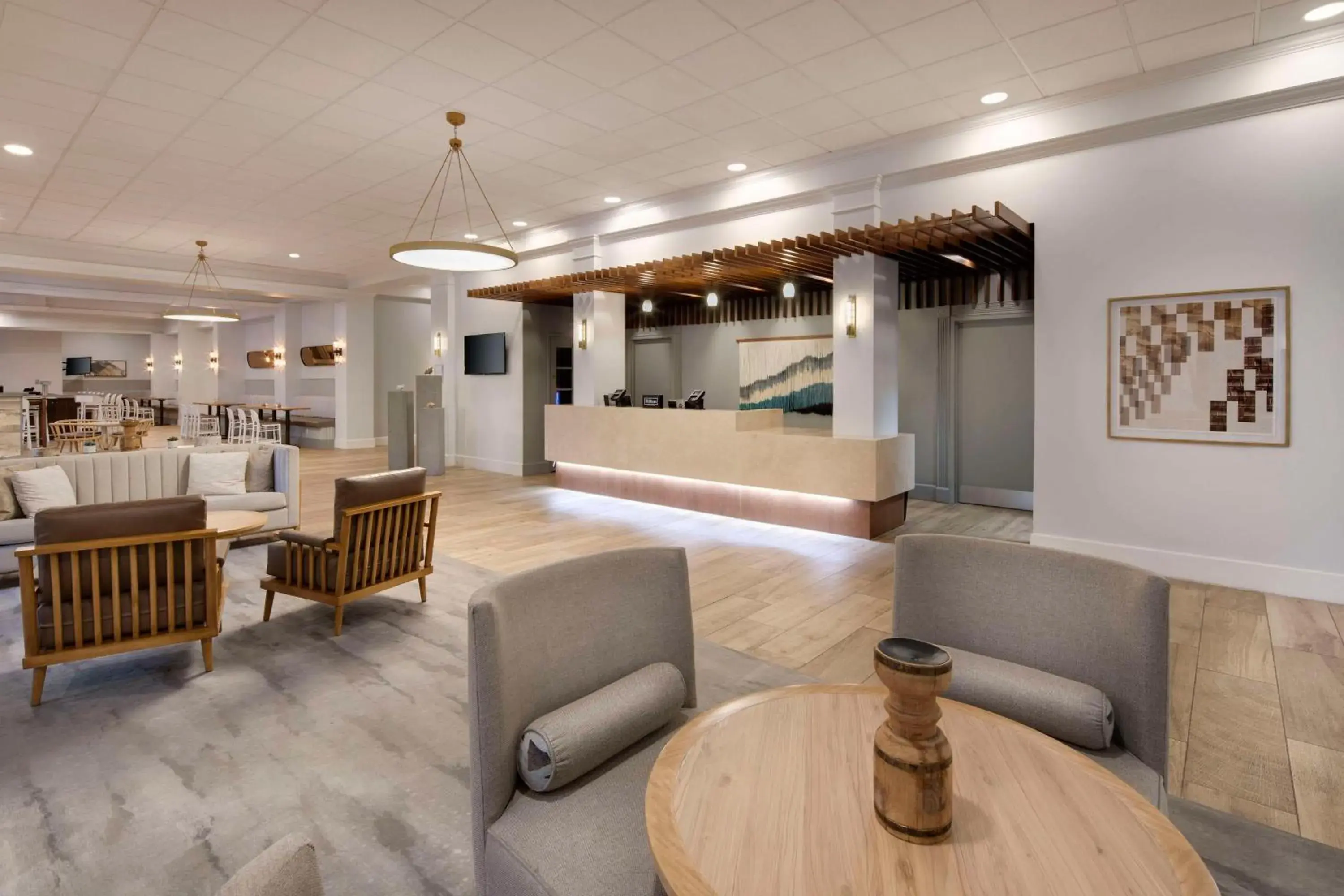 Lobby or reception in DoubleTree by Hilton Atlanta/Roswell - Alpharetta Area Lobby or reception in DoubleTree by Hilton Atlanta/Roswell - Alpharetta Area