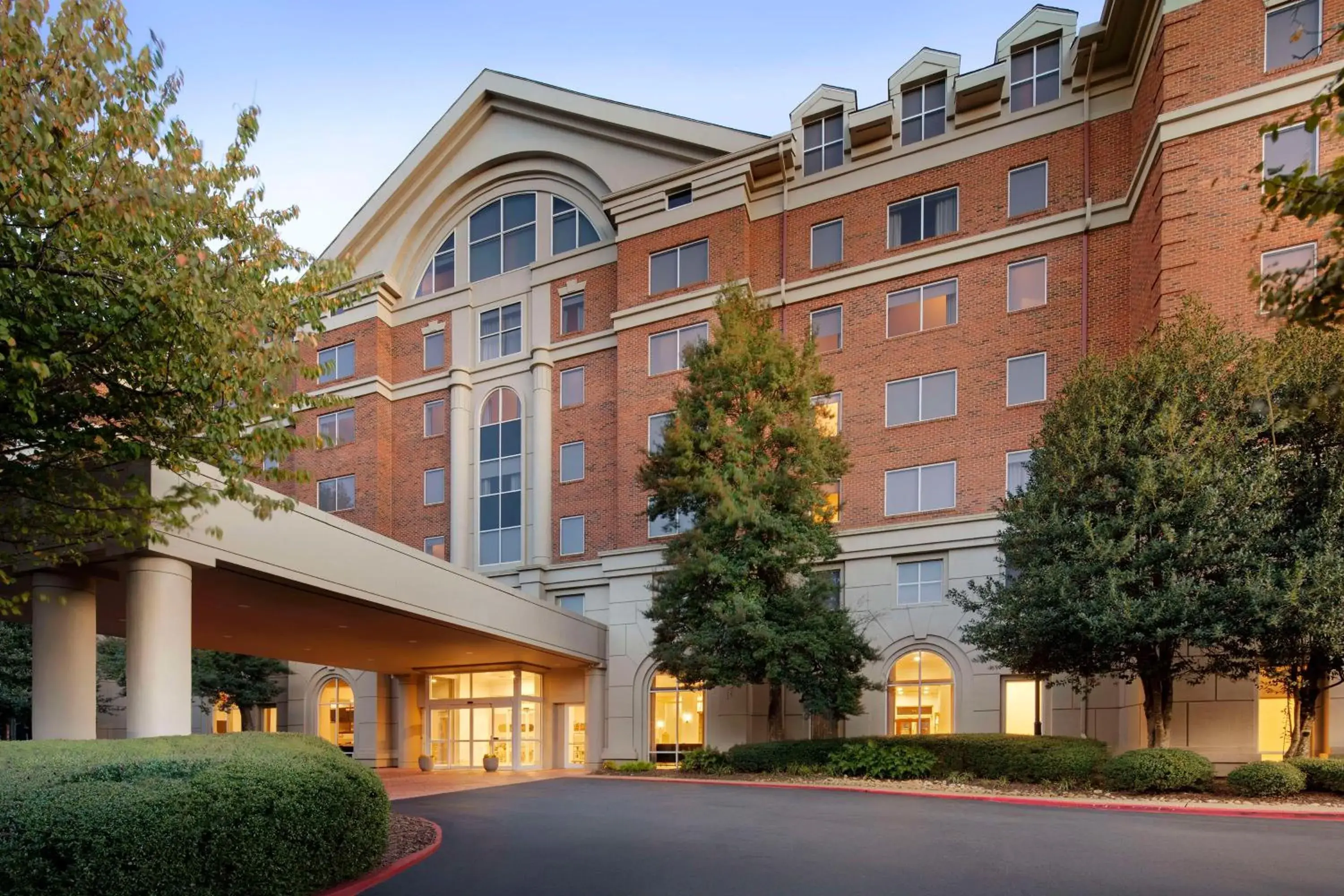 Property building in DoubleTree by Hilton Atlanta/Roswell - Alpharetta Area Property building in DoubleTree by Hilton Atlanta/Roswell - Alpharetta Area
