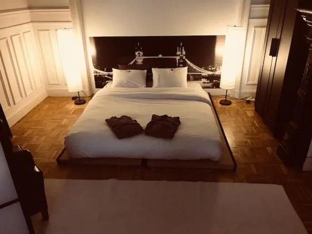 Bedroom, Bed in Chic Cocoon Guest House