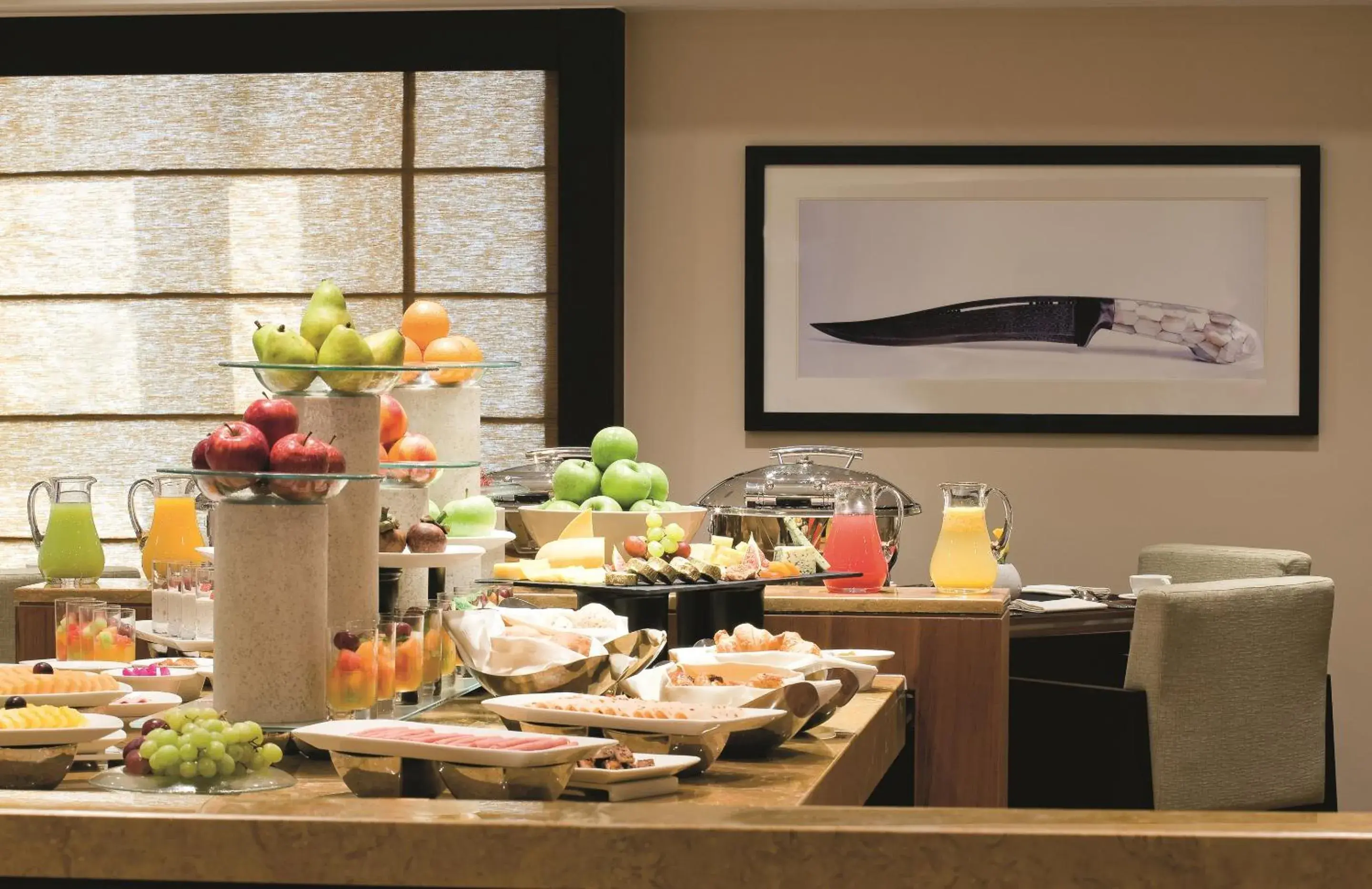 Restaurant/places to eat in Avani Deira Dubai Hotel Restaurant/places to eat in Avani Deira Dubai Hotel