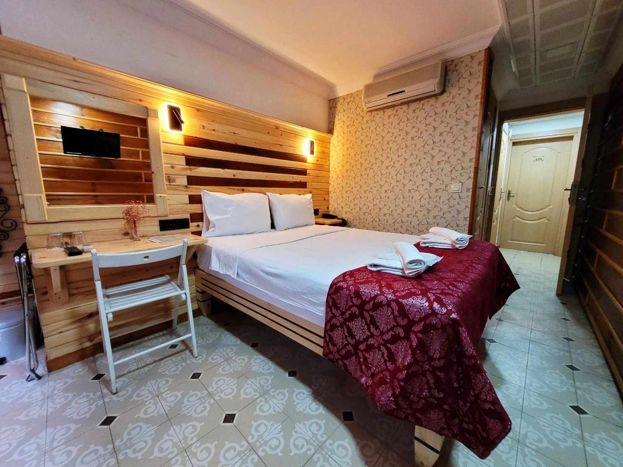 Bedroom, Bed in Marmara Guesthouse