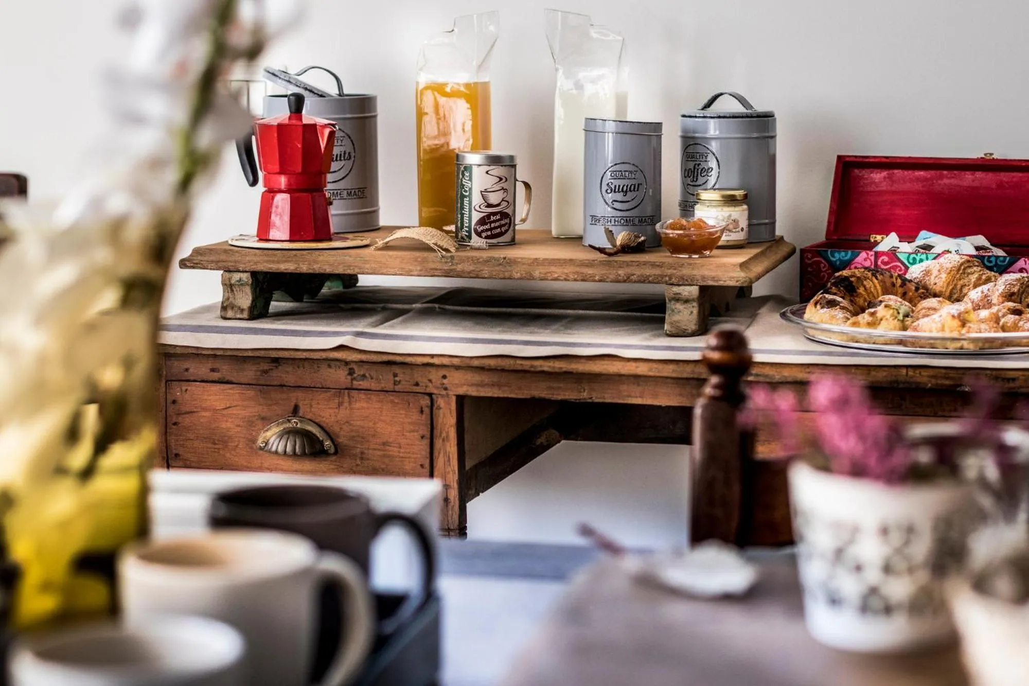 Communal lounge/ TV room in Ad Hoc Rooms