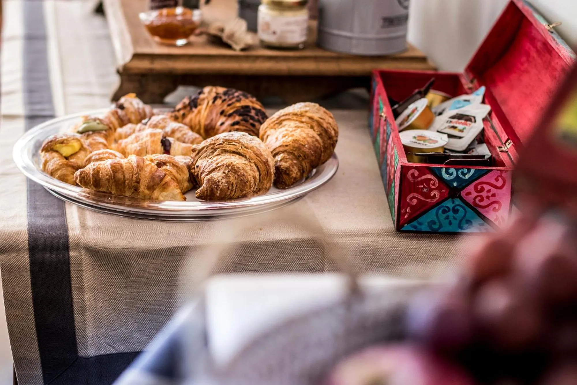 Food in Ad Hoc Rooms