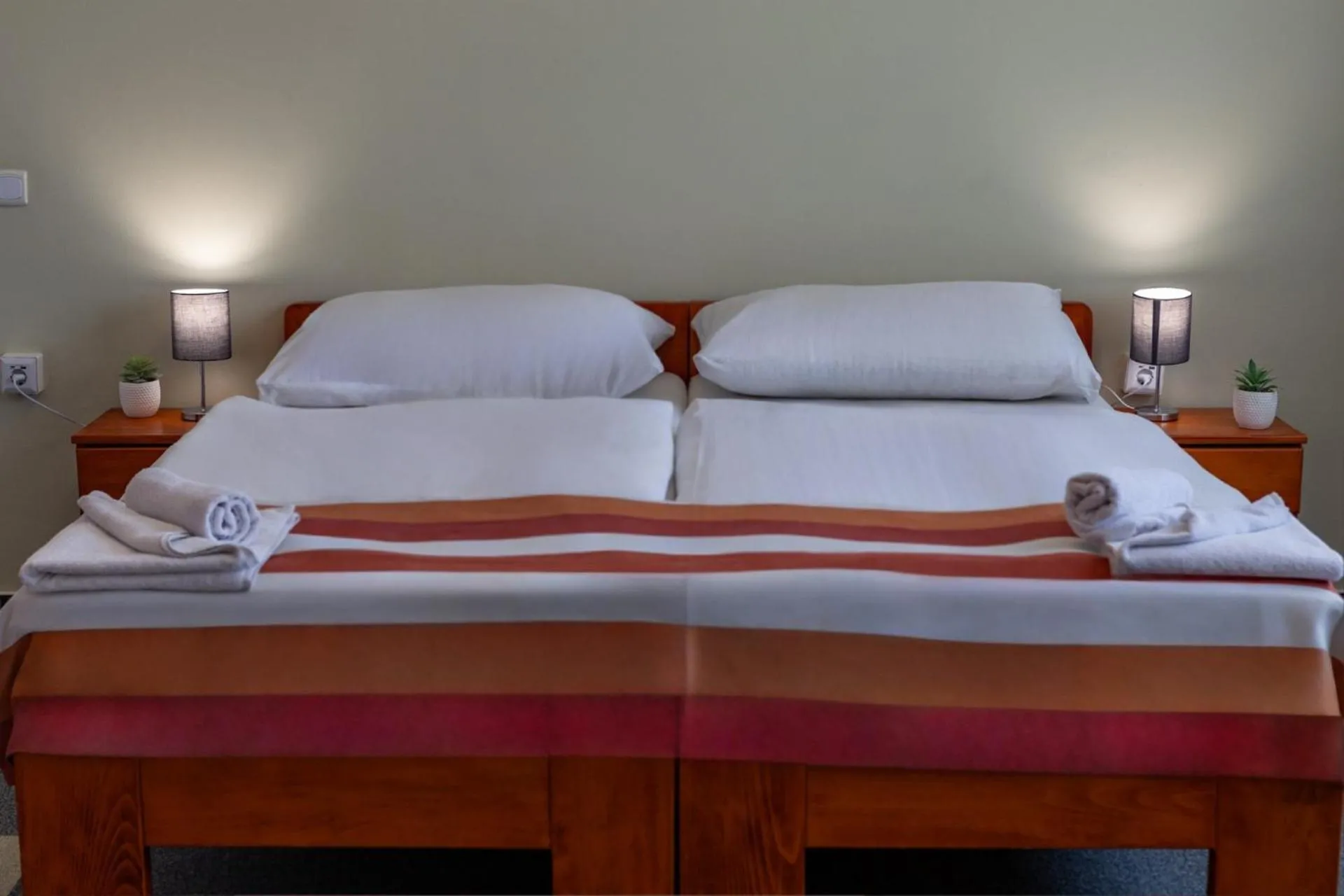 Bed in Fordan Hotel Pécs