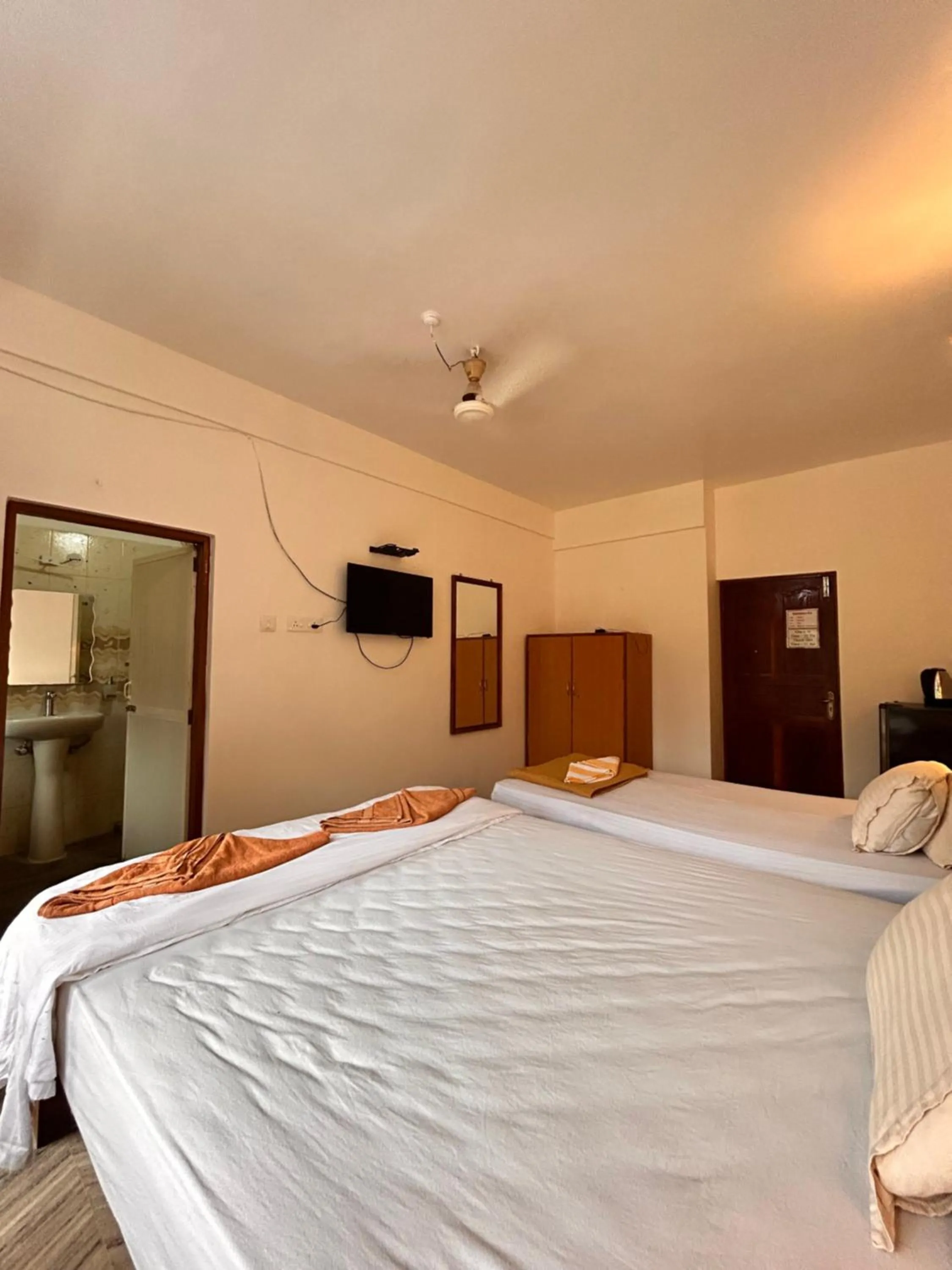 Bed in Maria Paulo Guest House Bar and Restaurant