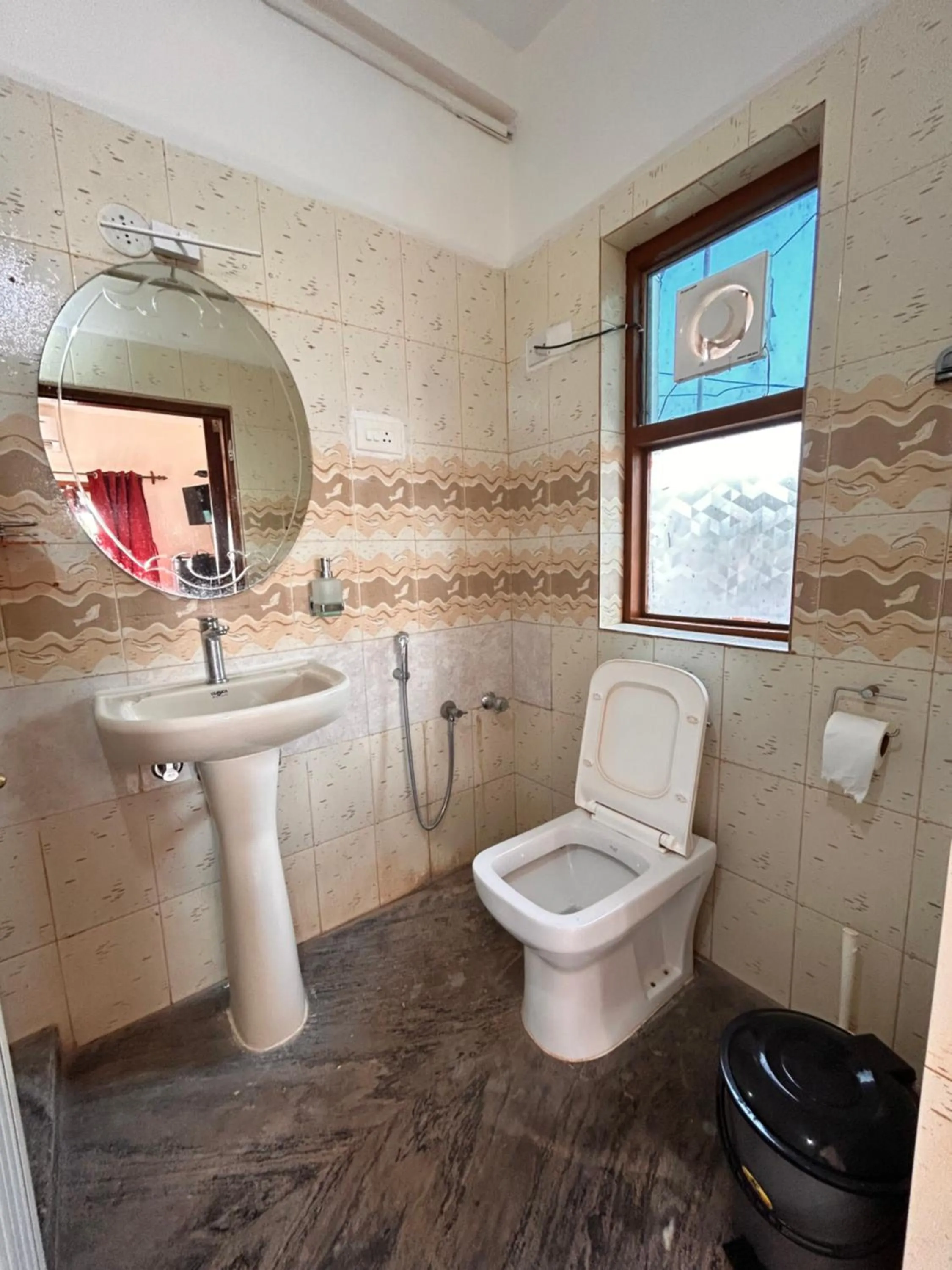 Toilet in Maria Paulo Guest House Bar and Restaurant