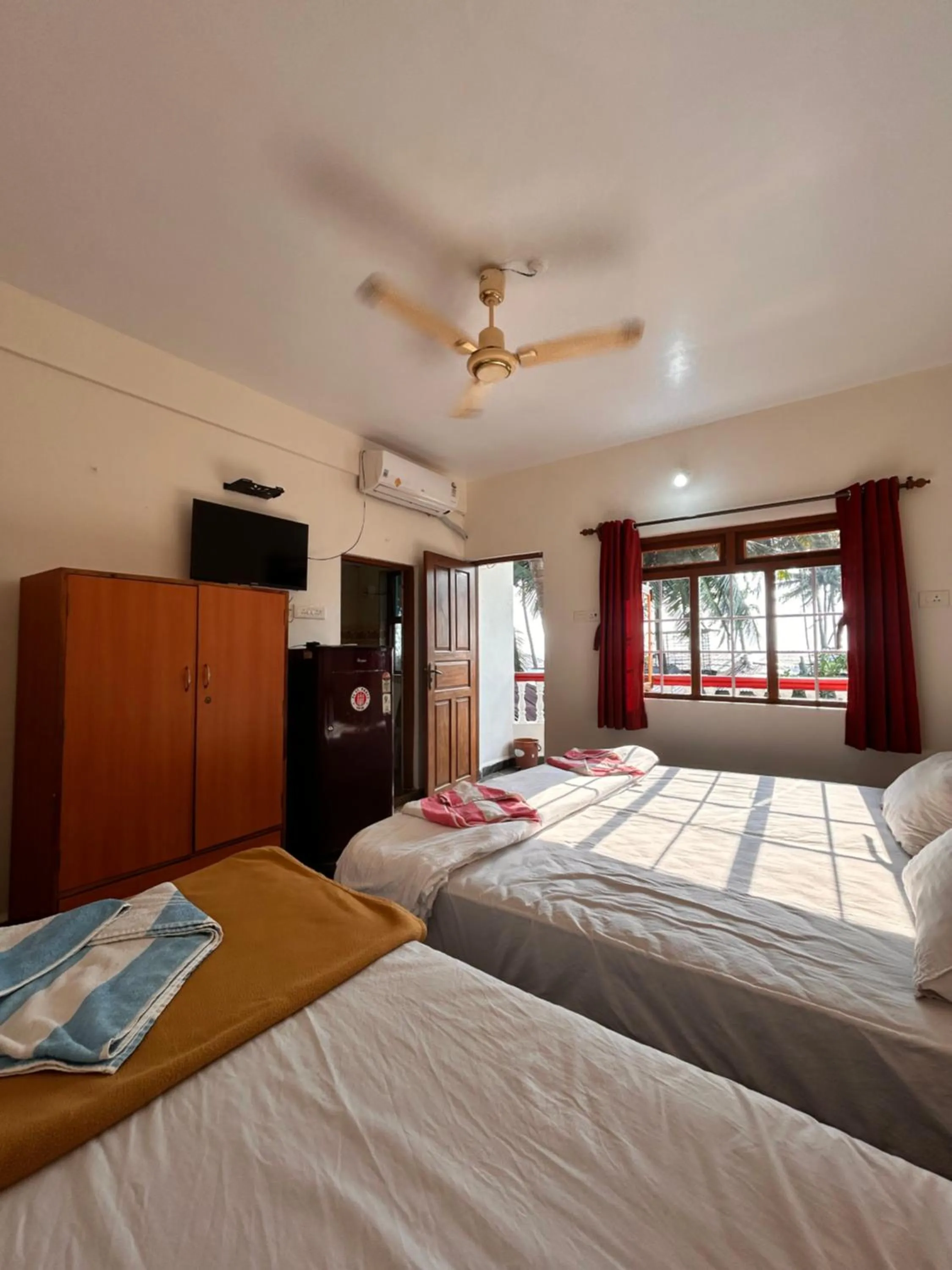 Bed in Maria Paulo Guest House Bar and Restaurant