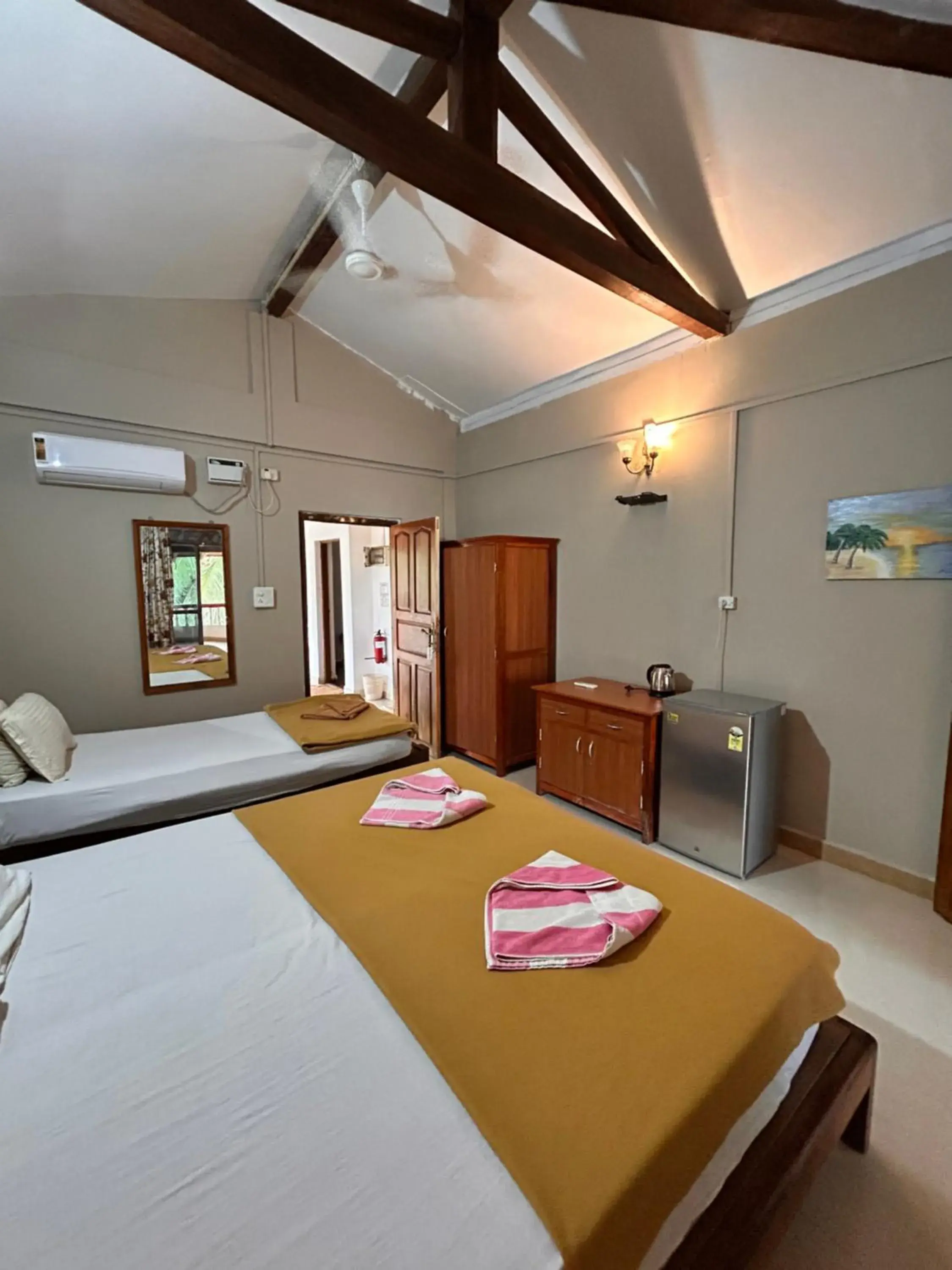 Triple Room with Private External Bathroom in Maria Paulo Guest House Bar and Restaurant Triple Room with Private External Bathroom in Maria Paulo Guest House Bar and Restaurant